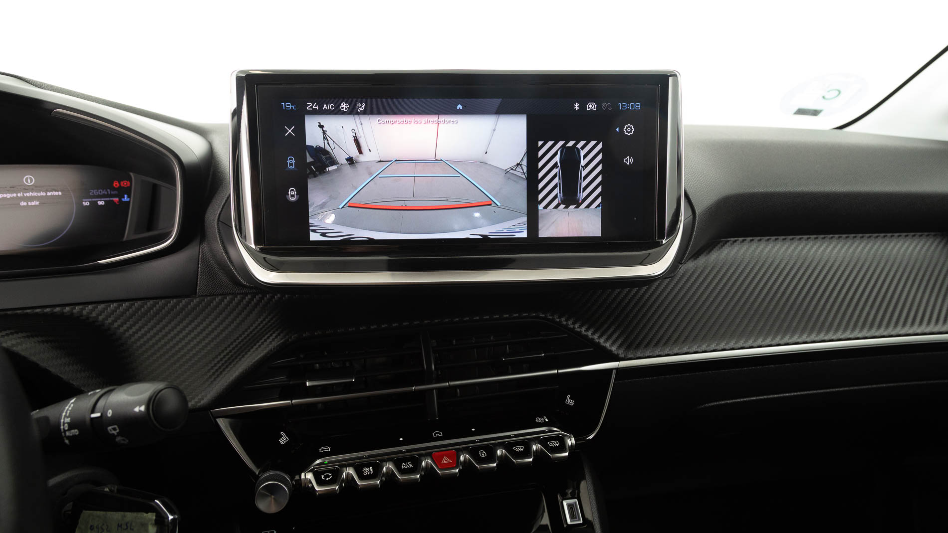 peugeot 208 allure 1.2 PURETECH 100 2024 negro perla nera 18