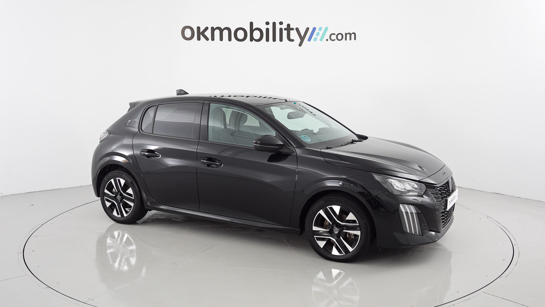 peugeot 208 allure 1.2 PURETECH 100 2024 negro perla nera 2