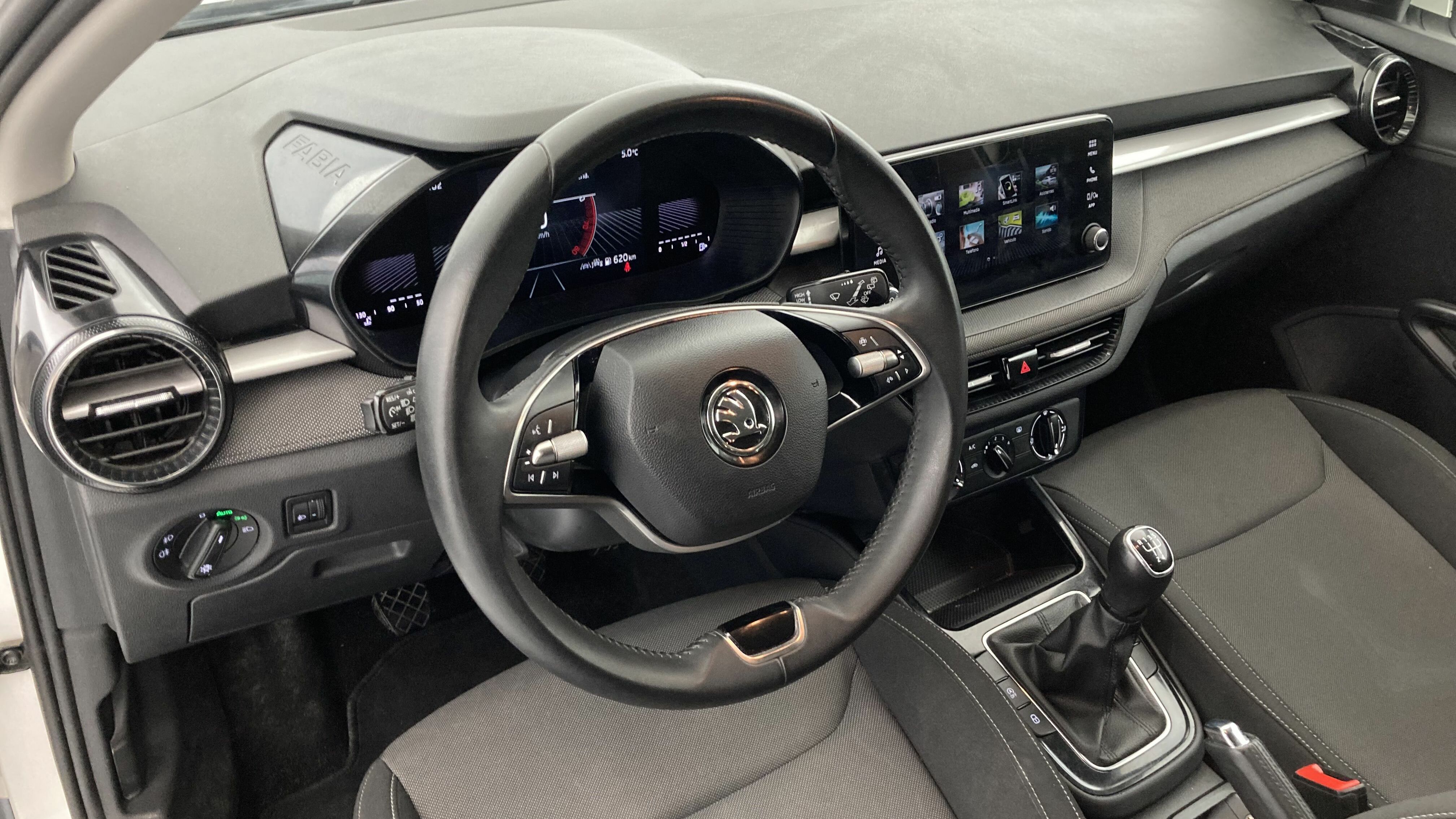 skoda fabia selection 1.0 MPI 80 2024 blanco candy 14