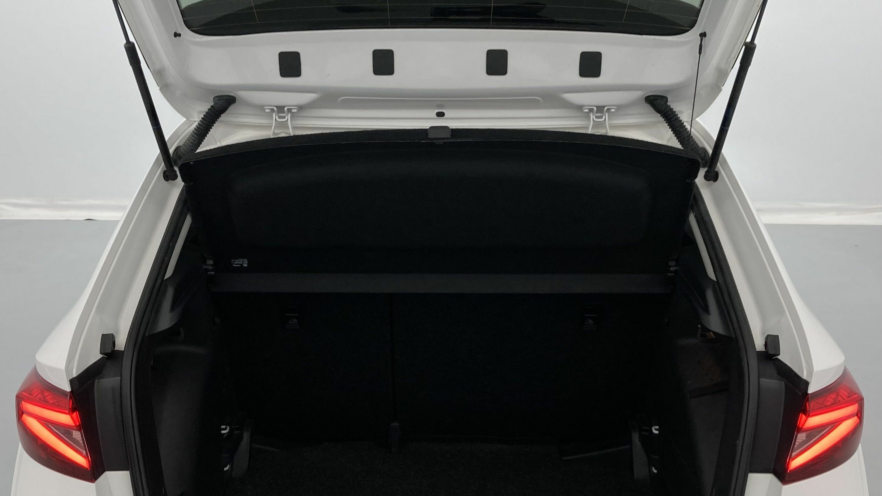 skoda fabia selection 1.0 MPI 80 2024 blanco candy 23