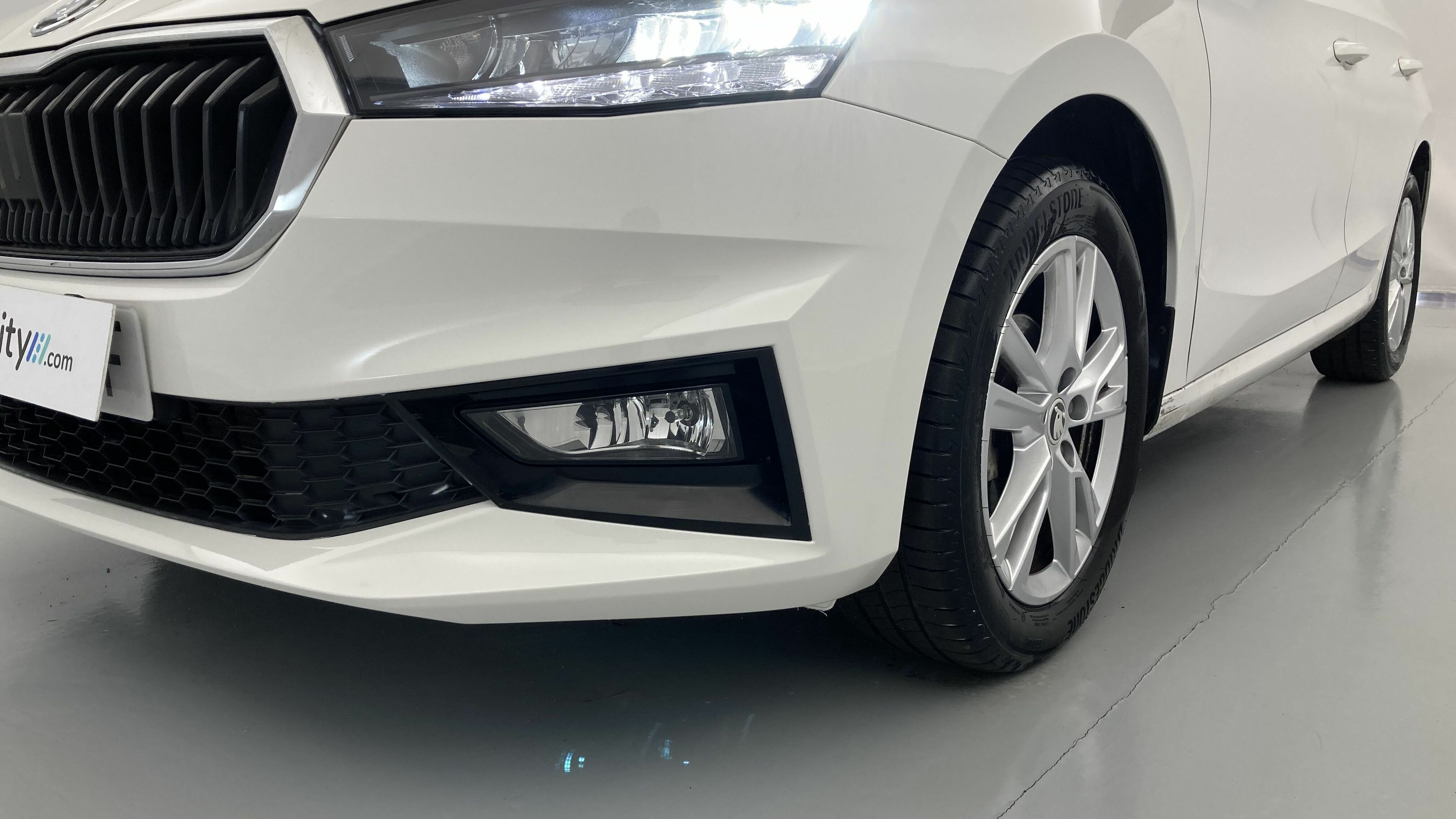 skoda fabia selection 1.0 MPI 80 2024 blanco candy 25