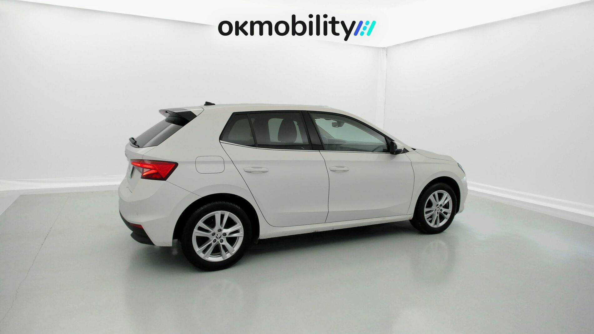 skoda fabia selection 1.0 MPI 80 2024 blanco candy 11