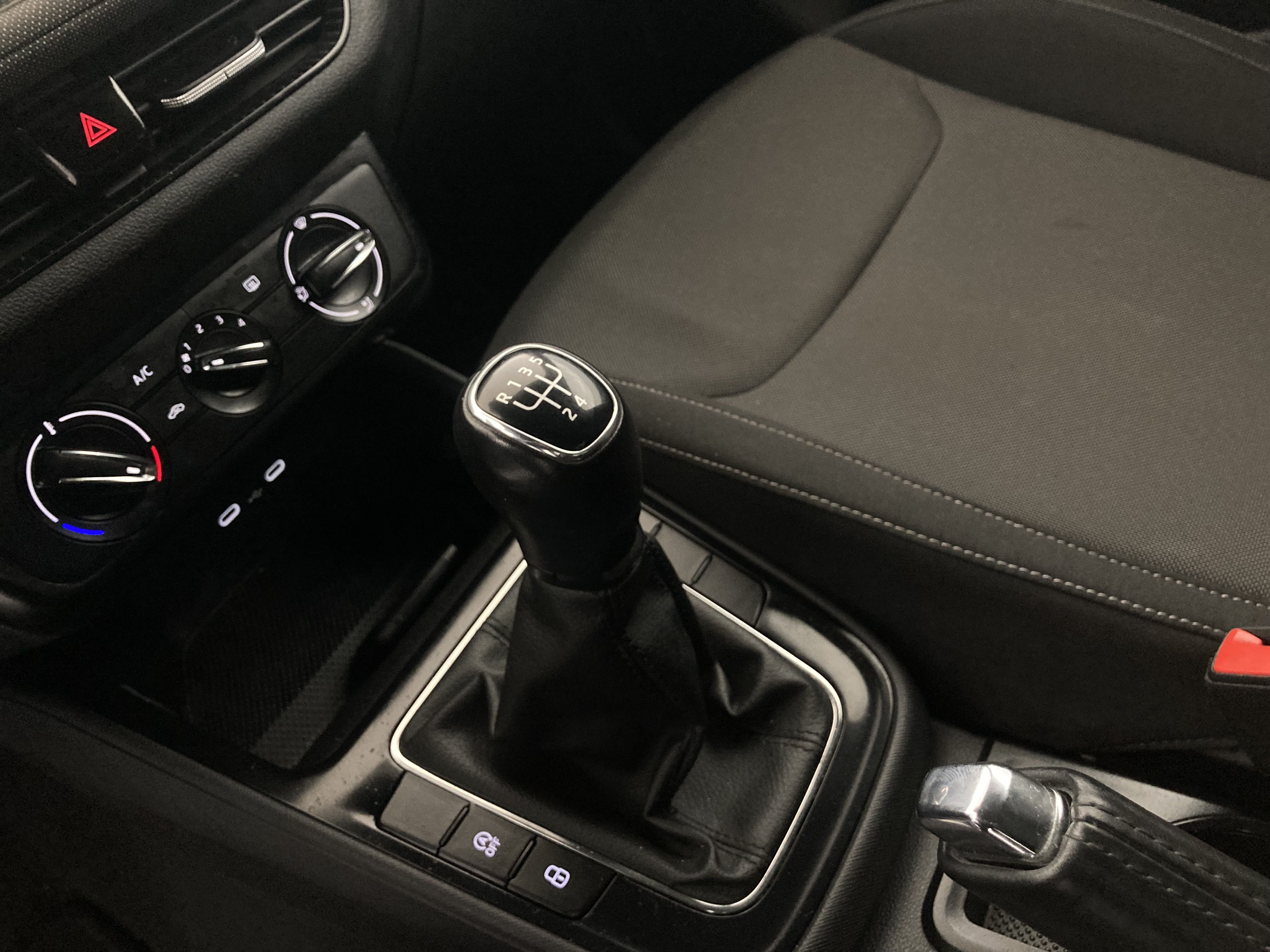 skoda fabia selection 1.0 MPI 80 2024 blanco candy 12