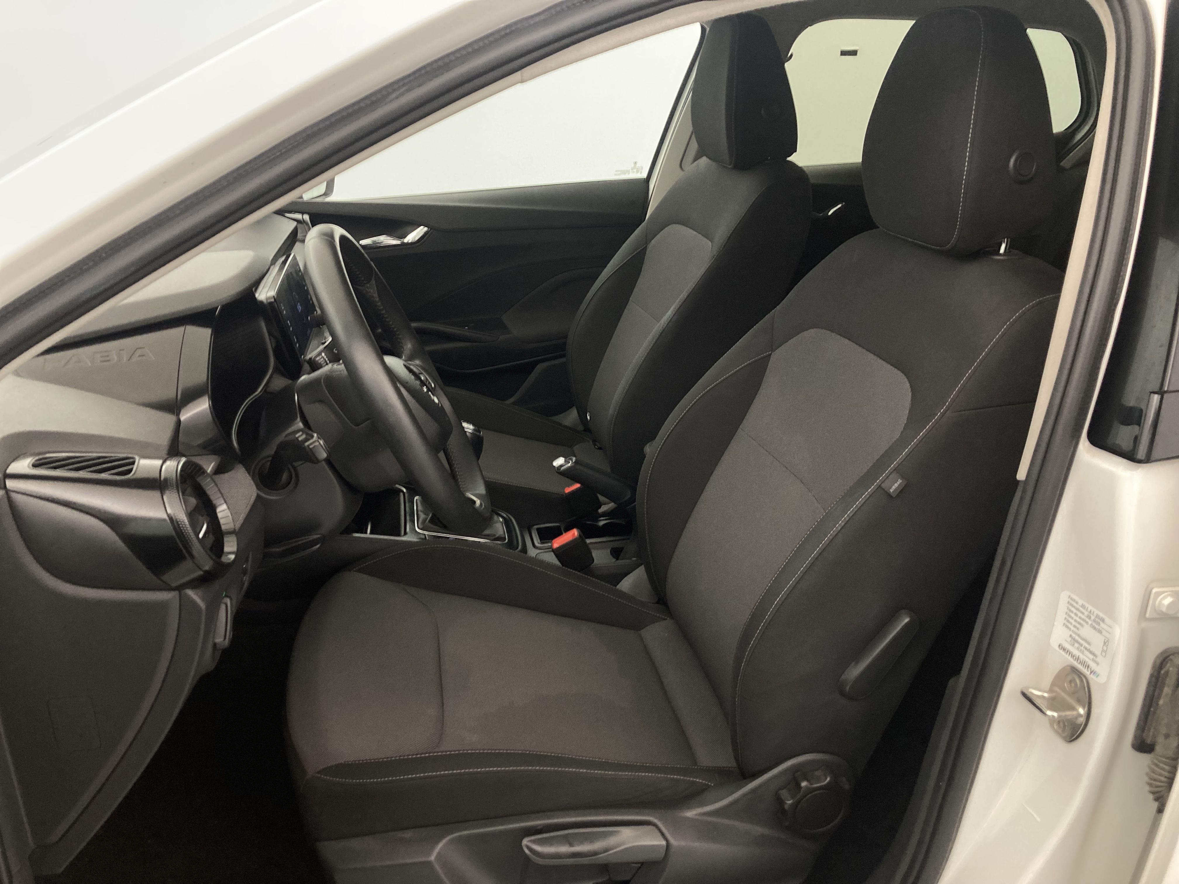 skoda fabia selection 1.0 MPI 80 2024 blanco candy 17