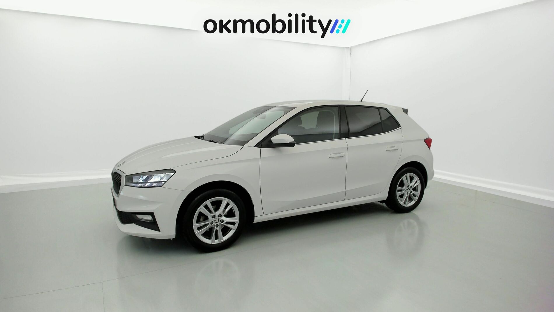 skoda fabia selection 1.0 MPI 80 2024 blanco candy 4