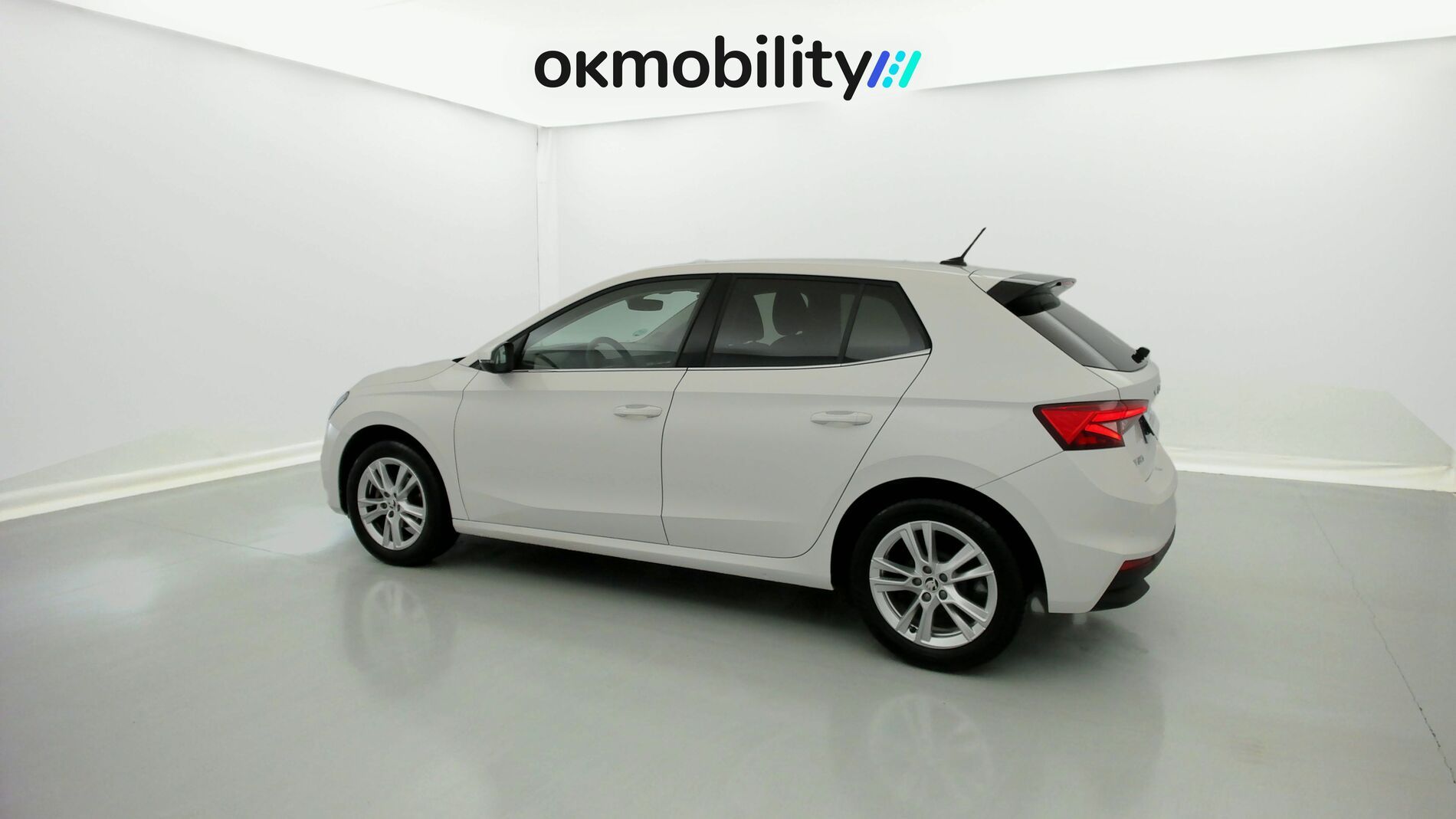 skoda fabia selection 1.0 MPI 80 2024 blanco candy 7