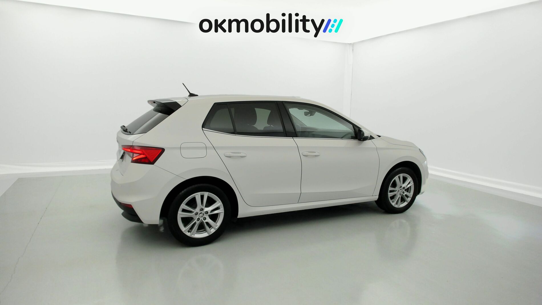 skoda fabia selection 1.0 MPI 80 2024 blanco candy 11