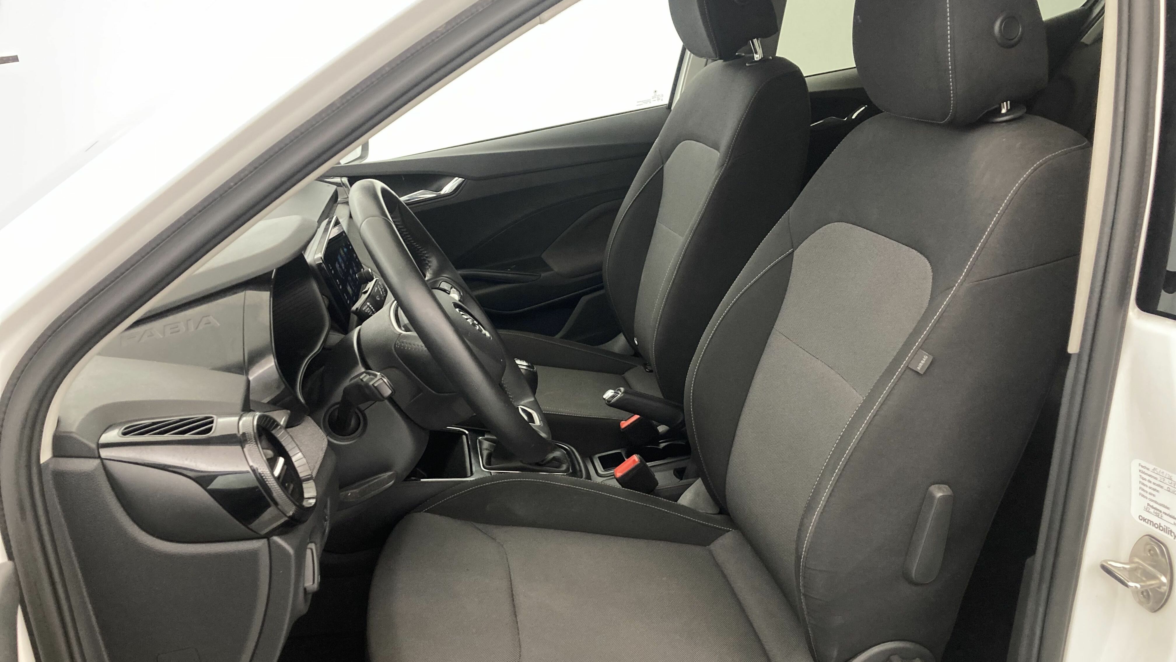 skoda fabia selection 1.0 MPI 80 2024 blanco candy 13