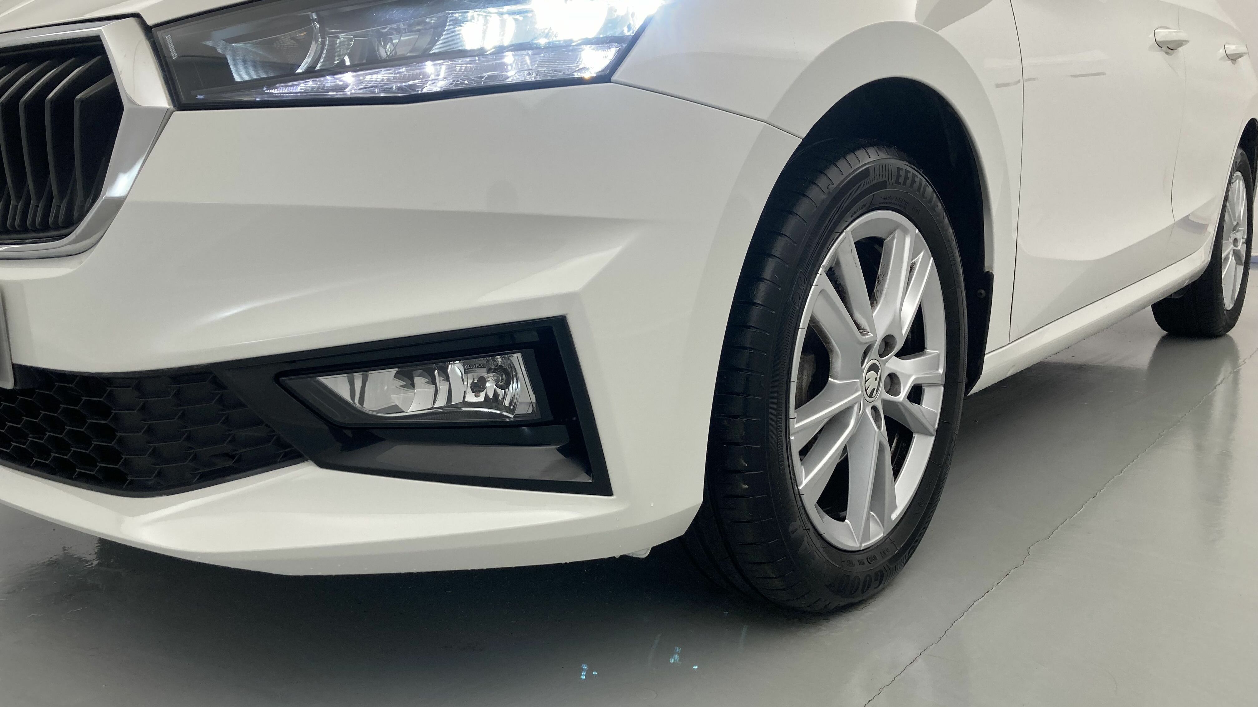 skoda fabia selection 1.0 MPI 80 2024 blanco candy 25