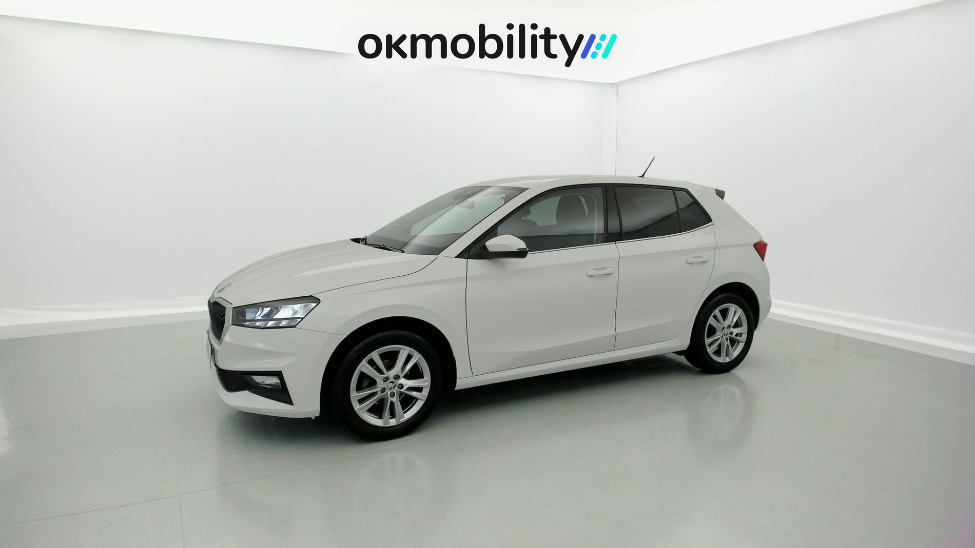 skoda fabia selection 1.0 MPI 80 2024 blanco candy 4
