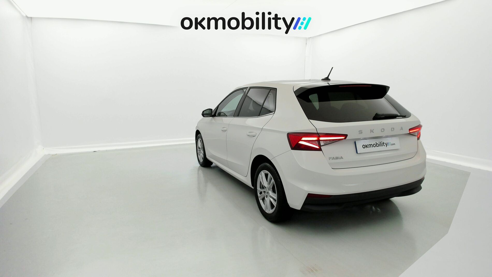 skoda fabia selection 1.0 MPI 80 2024 blanco candy 8