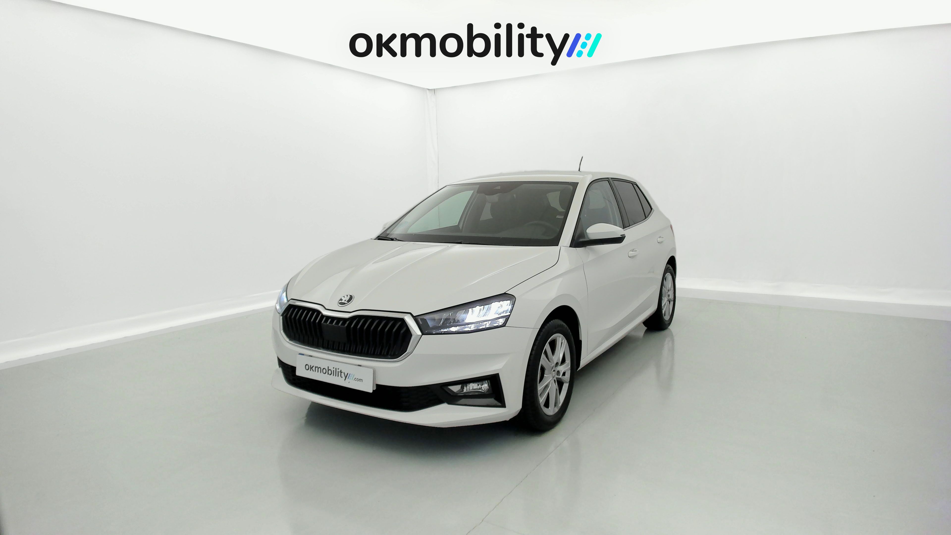 skoda fabia selection 1.0 MPI 80 2024 blanco candy 4