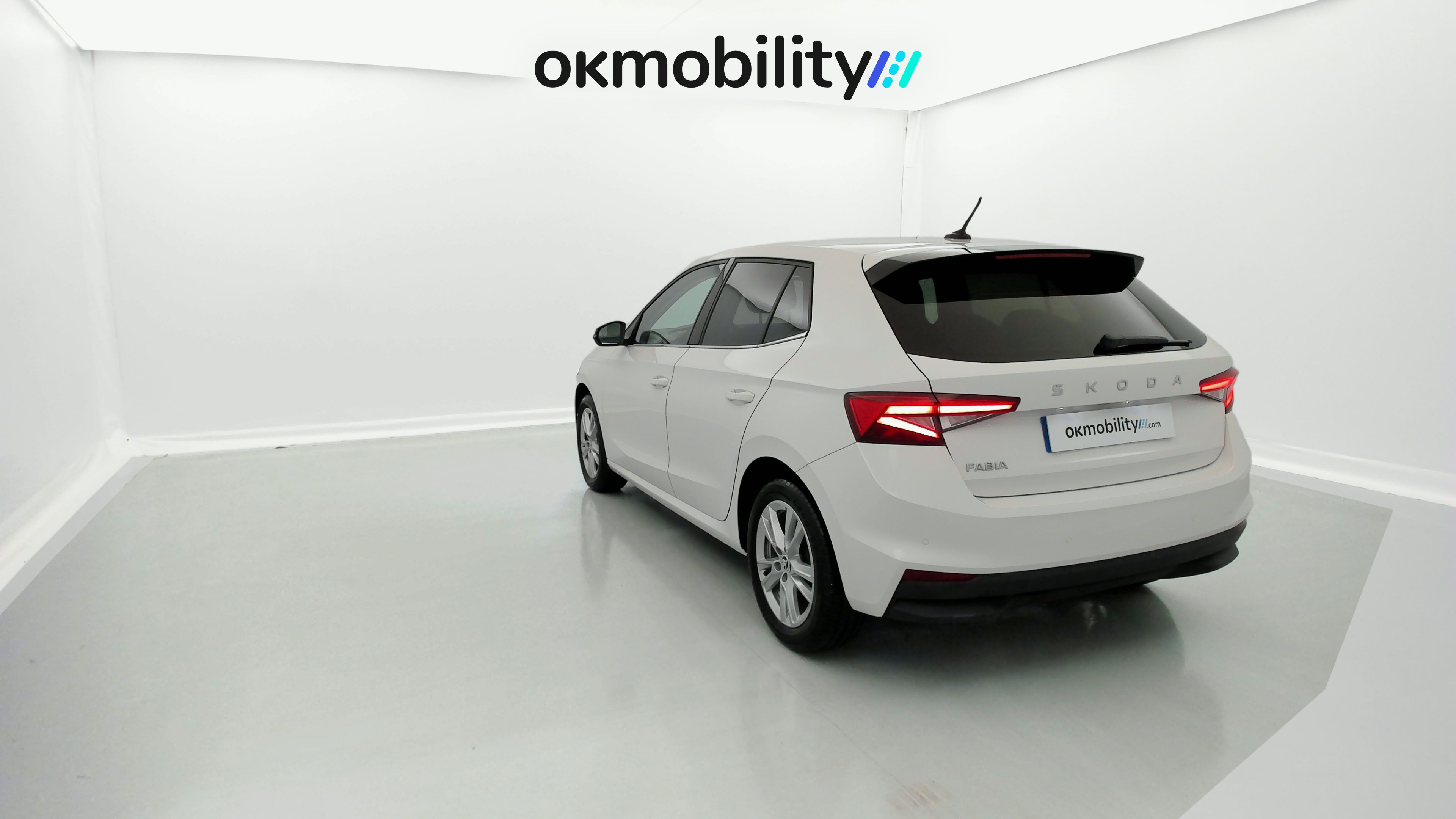 skoda fabia selection 1.0 MPI 80 2024 blanco candy 9