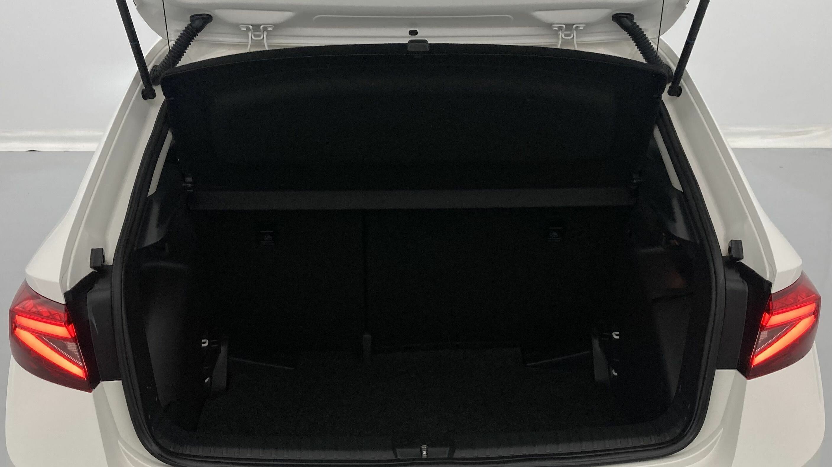 skoda fabia selection 1.0 MPI 80 2024 blanco candy 23