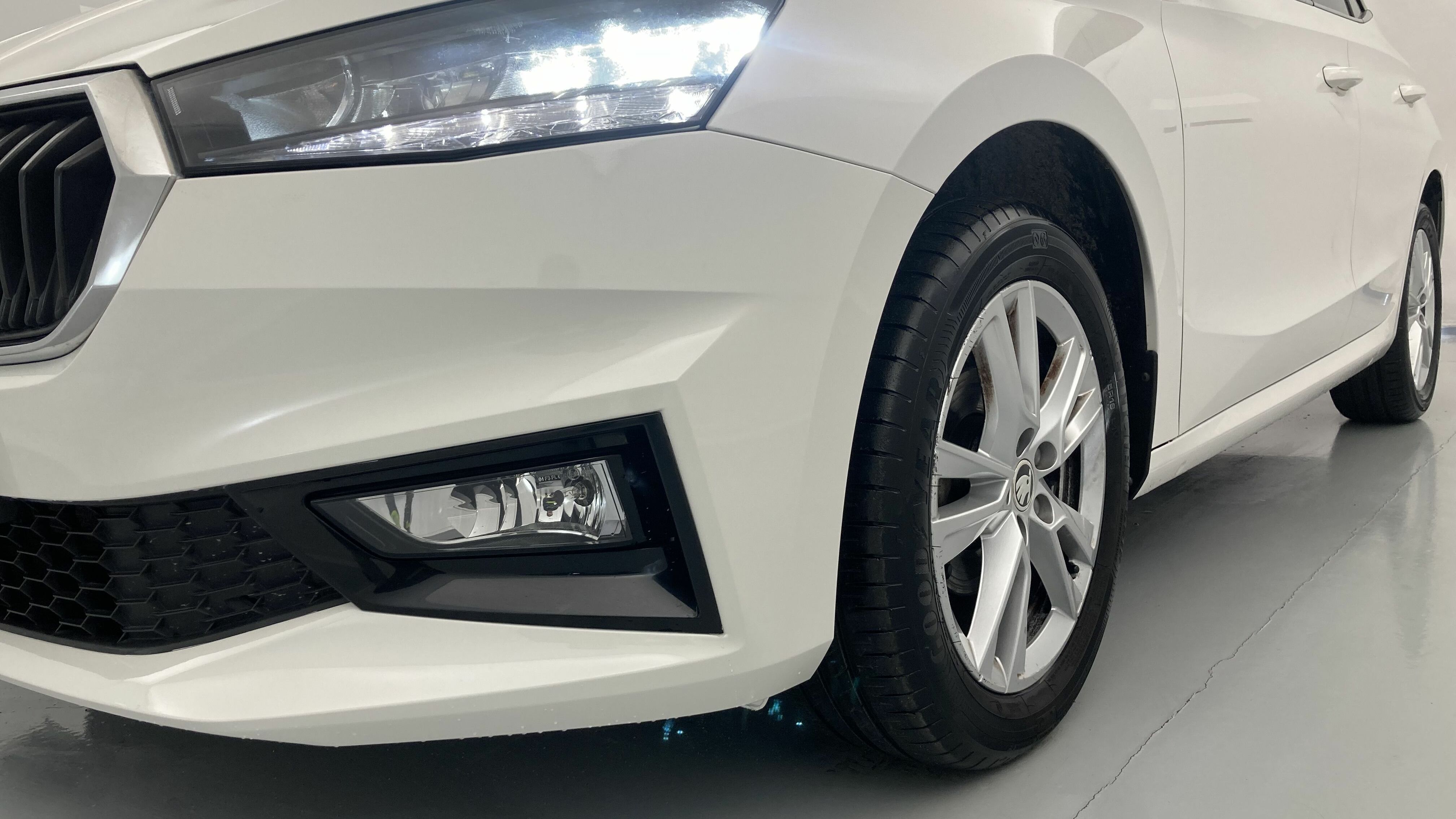 skoda fabia selection 1.0 MPI 80 2024 blanco candy 25