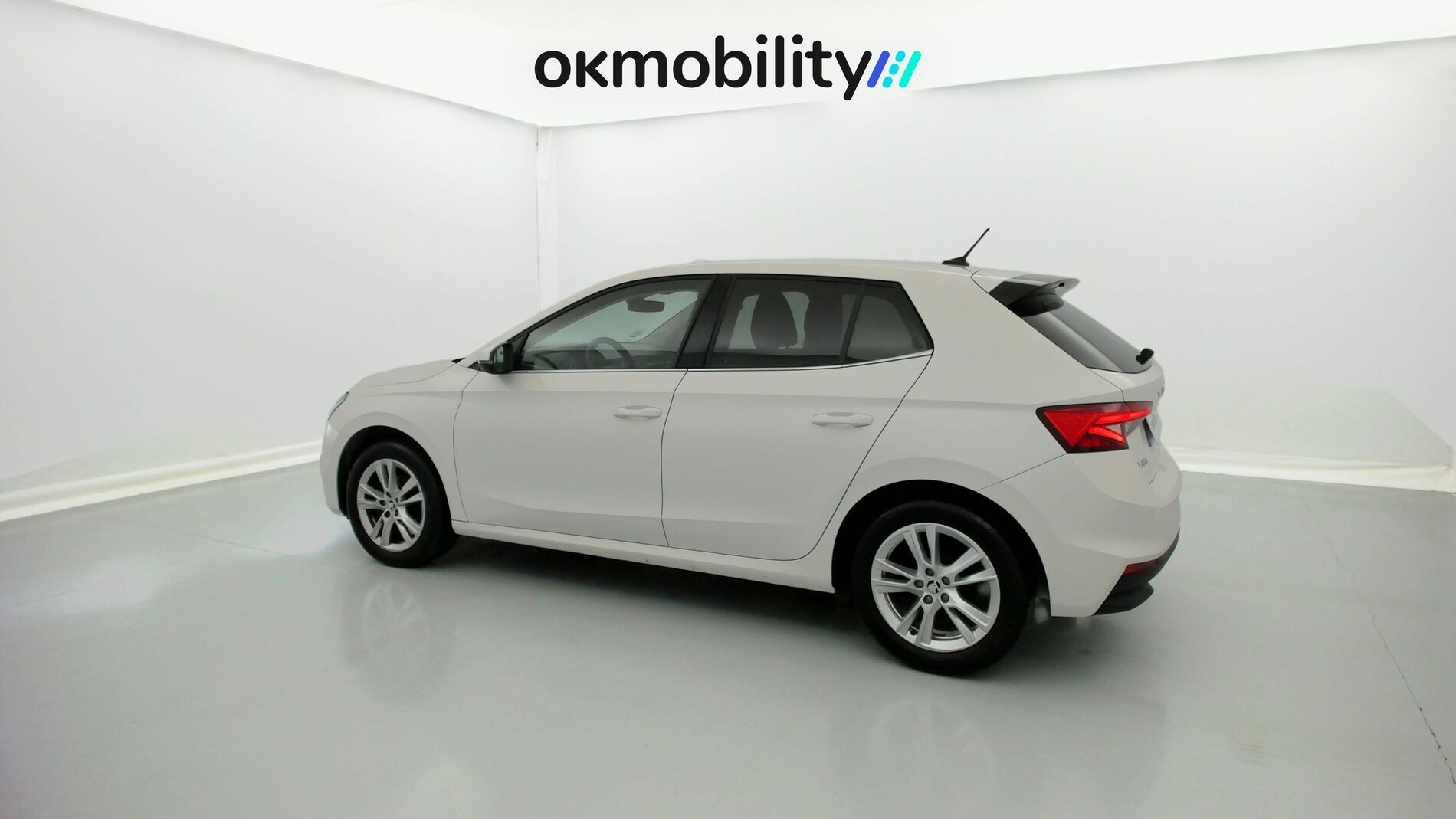 skoda fabia selection 1.0 MPI 80 2024 blanco candy 7