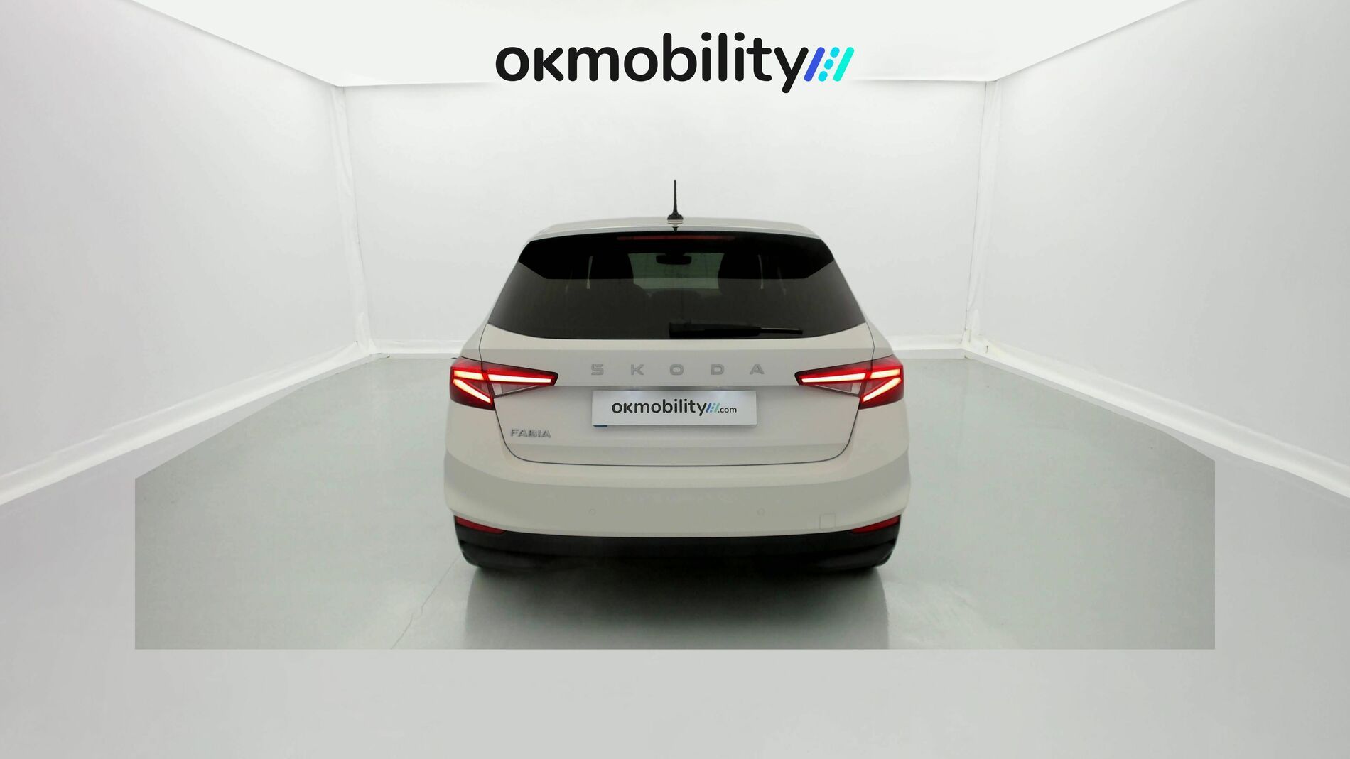 skoda fabia selection 1.0 MPI 80 2024 blanco candy 9