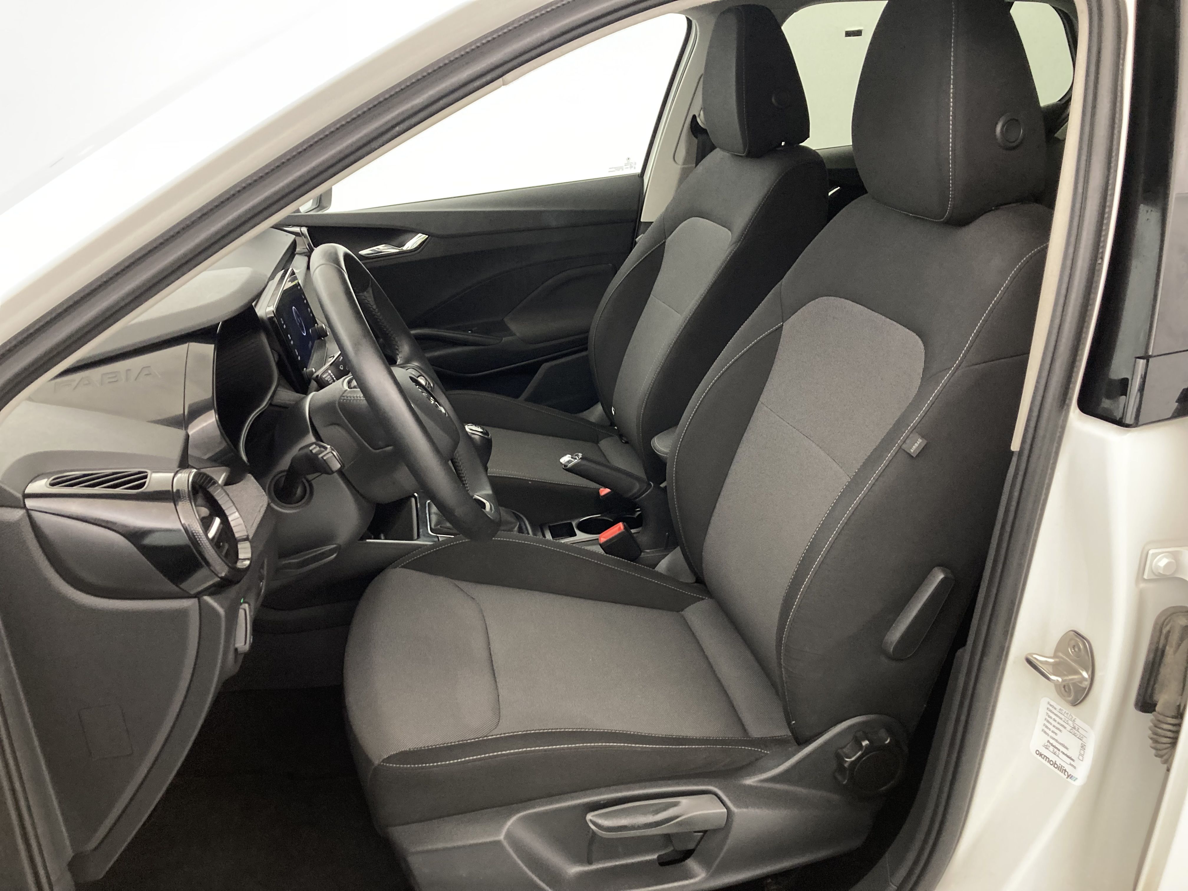 skoda fabia selection 1.0 MPI 80 2024 blanco candy 17