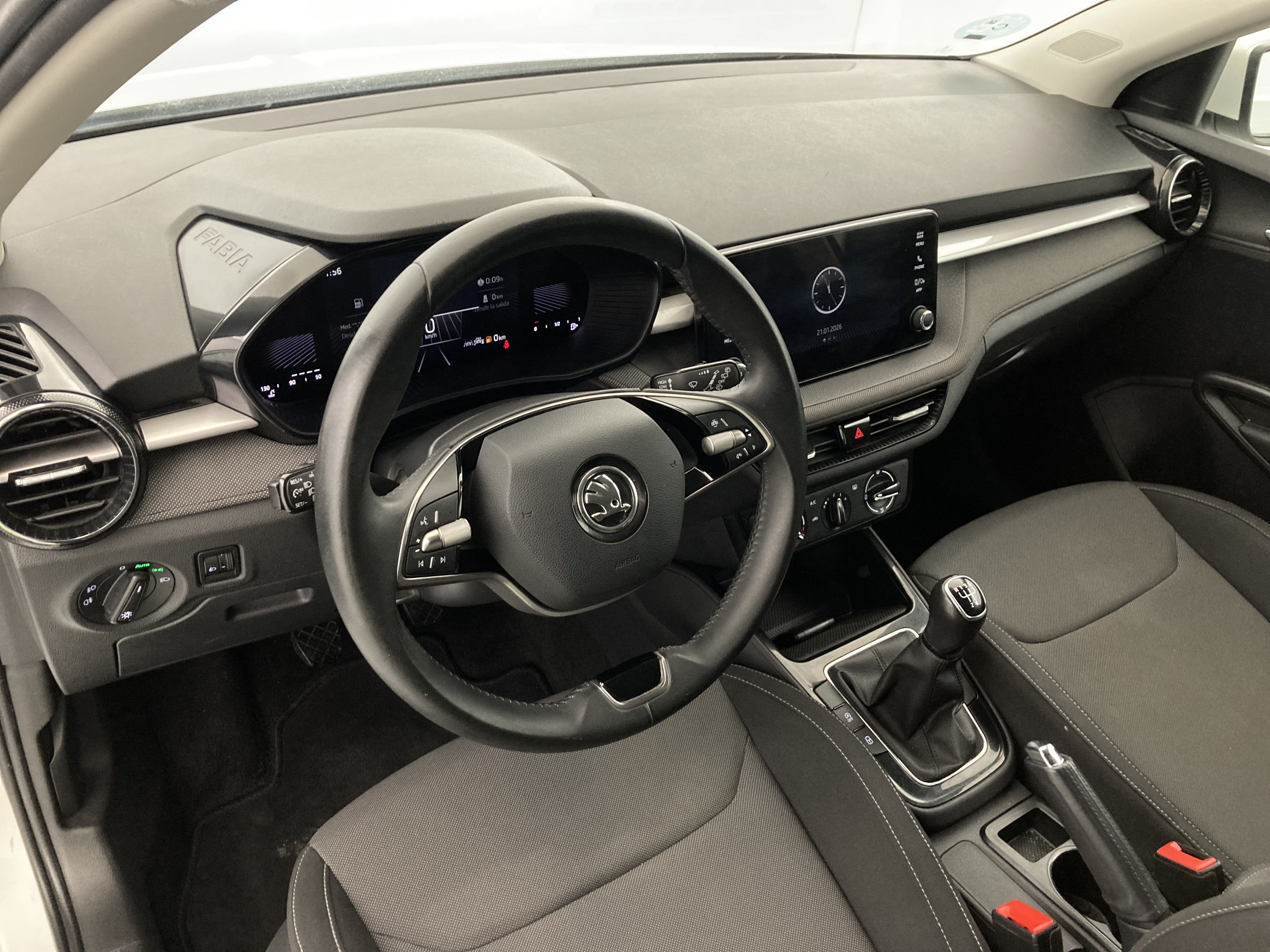 skoda fabia selection 1.0 MPI 80 2024 blanco candy 18