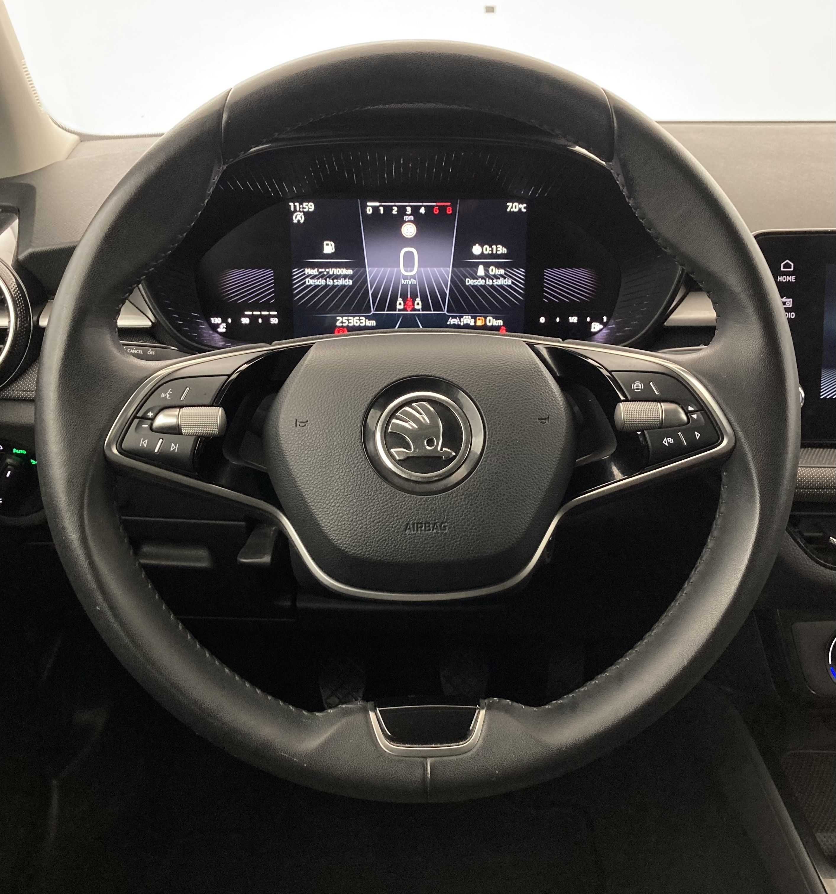 skoda fabia selection 1.0 MPI 80 2024 blanco candy 20