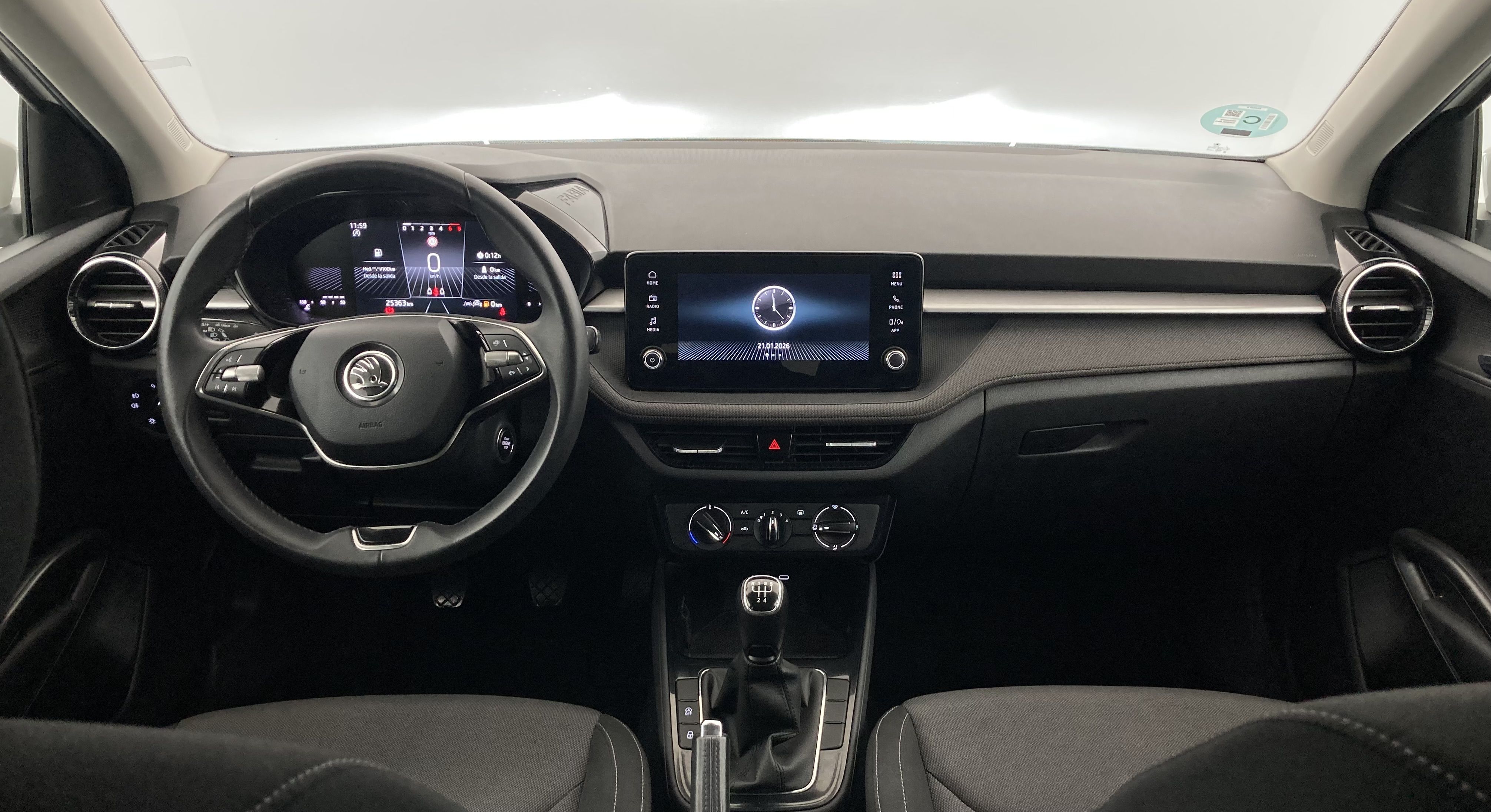 skoda fabia selection 1.0 MPI 80 2024 blanco candy 29