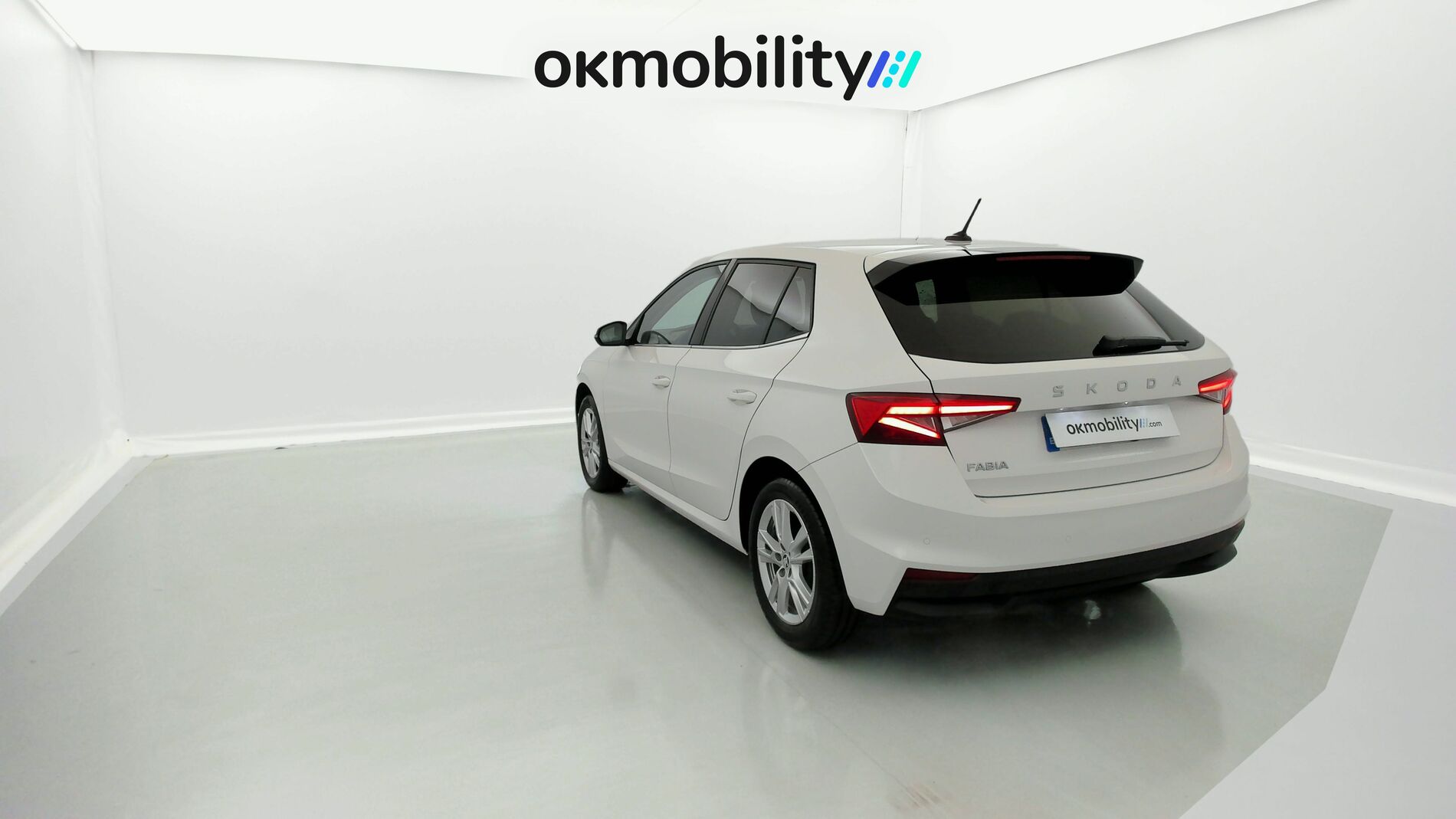 skoda fabia selection 1.0 MPI 80 2024 blanco candy 8