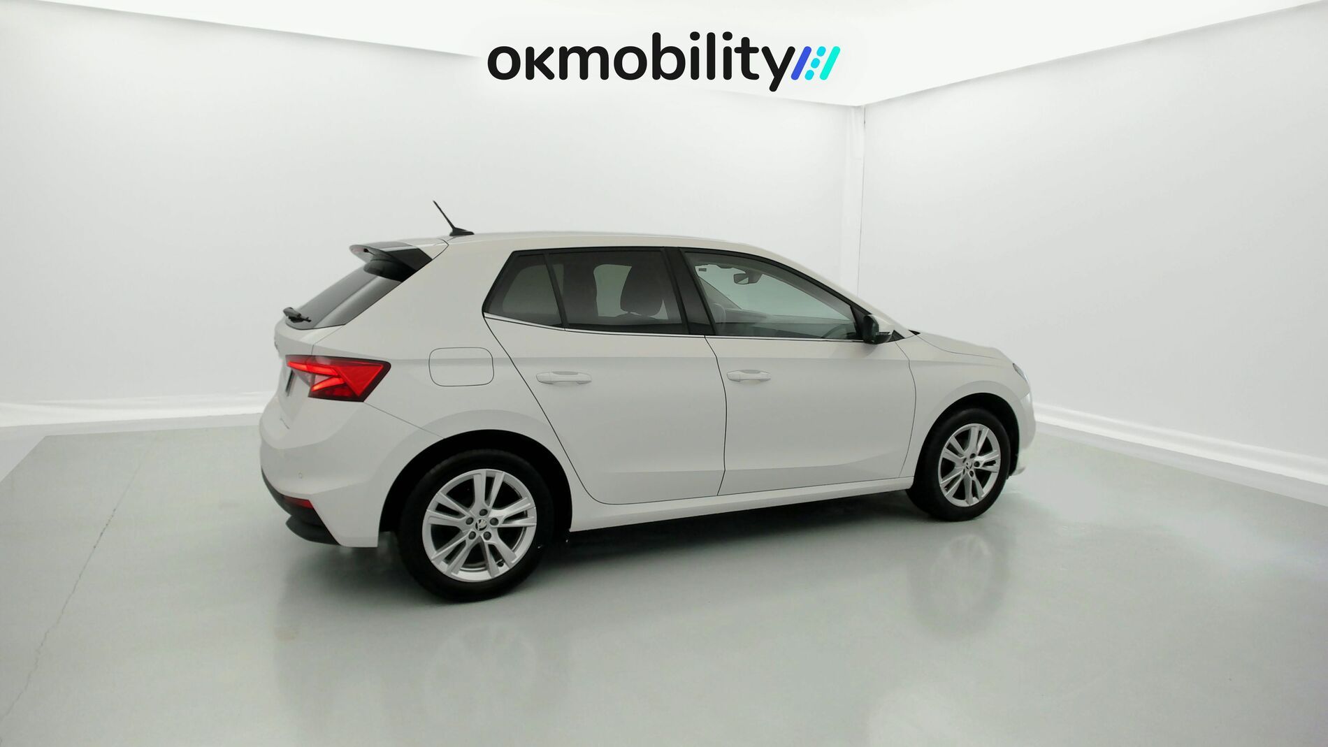 skoda fabia selection 1.0 MPI 80 2024 blanco candy 11