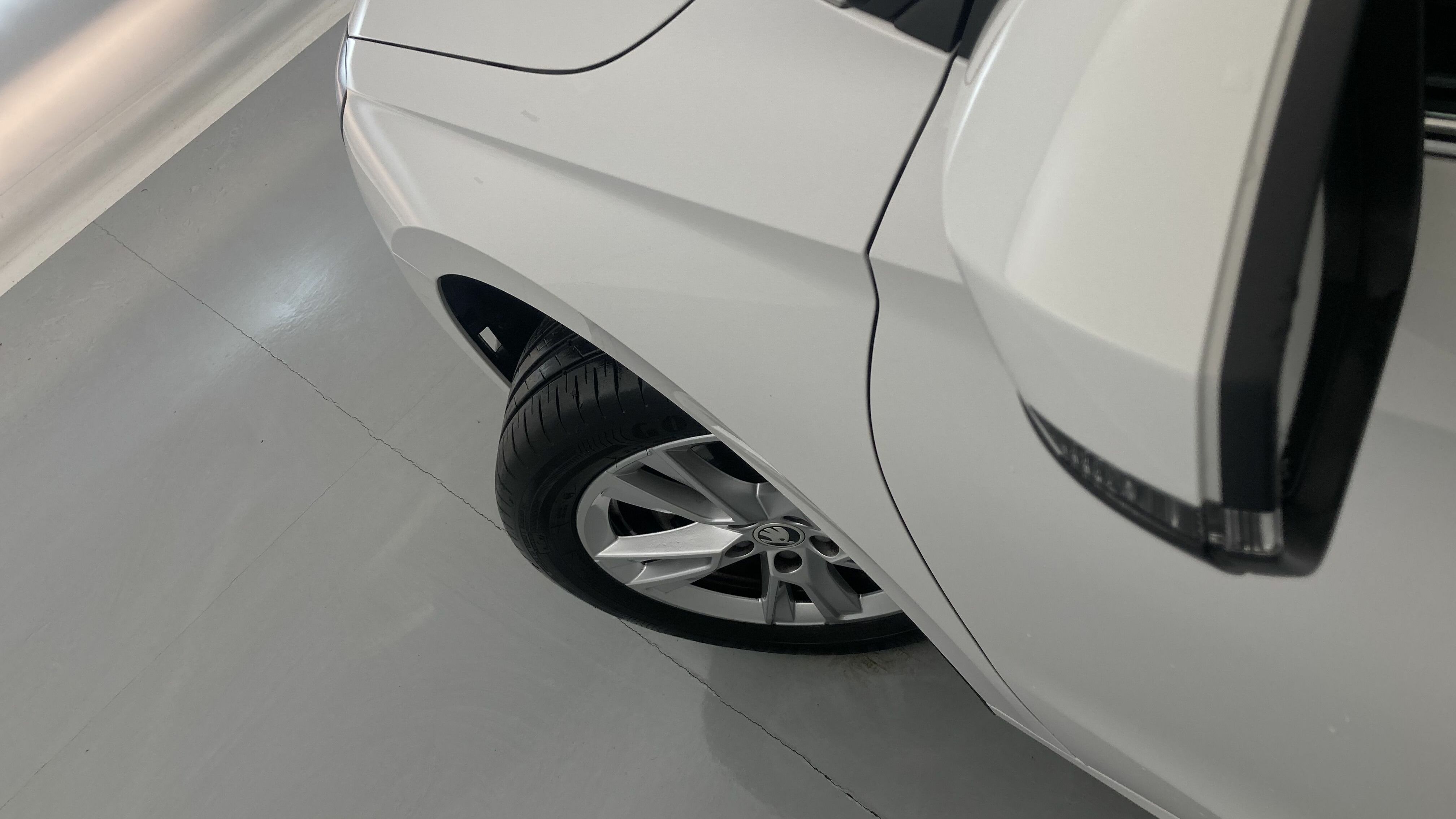 skoda fabia selection 1.0 MPI 80 2024 blanco candy 27