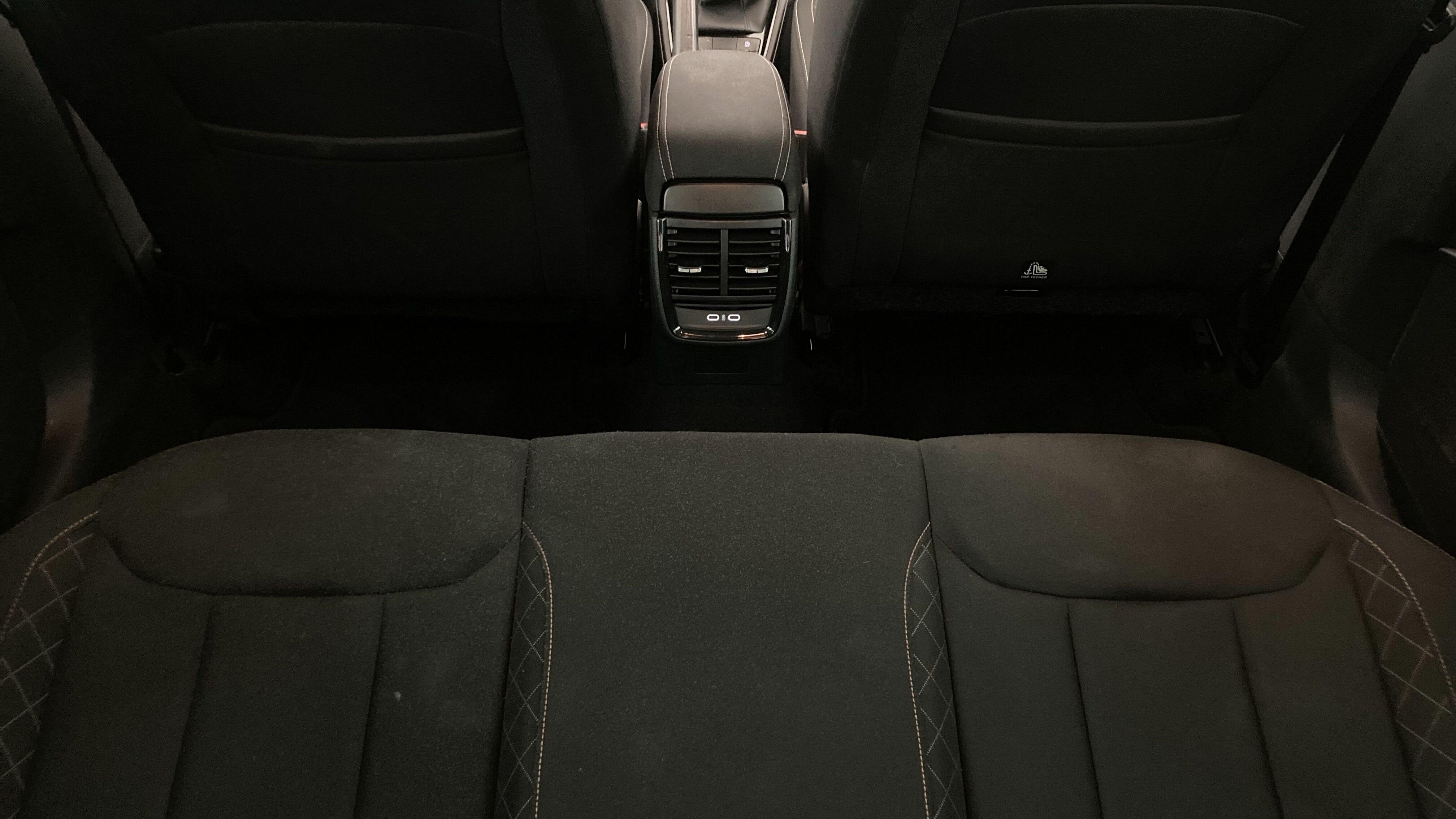 skoda scala ambition 1.0 TSI 110 2024 blanco glaciar 22