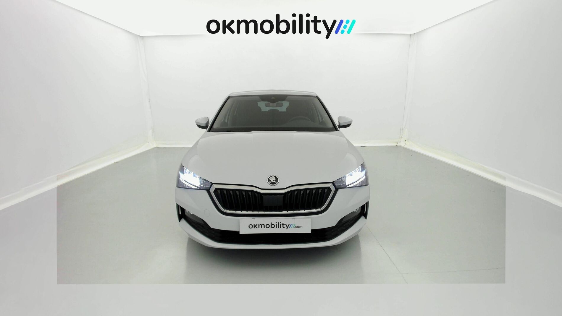 skoda scala ambition 1.0 TSI 110 2024 blanco glaciar 4