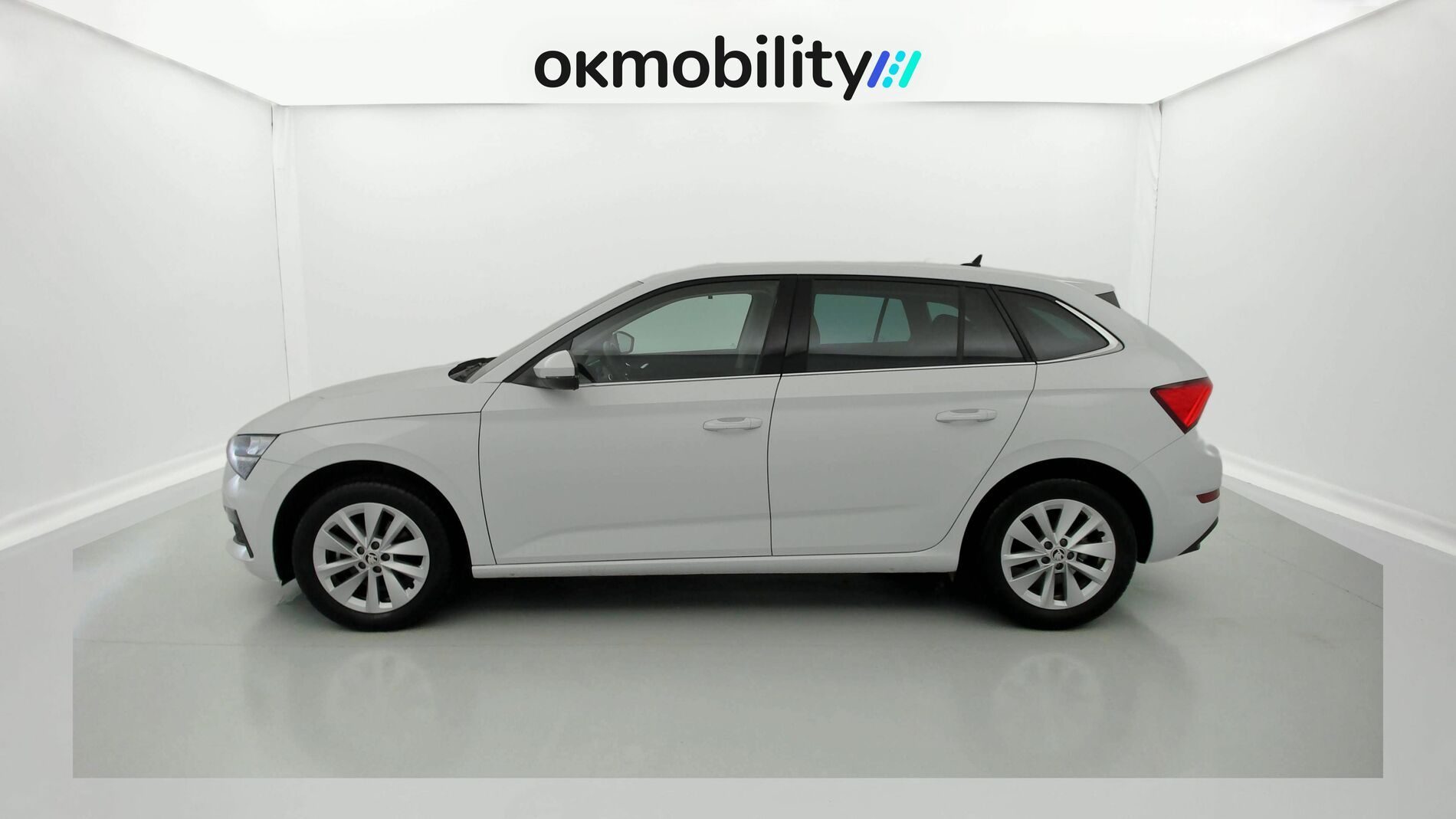 skoda scala ambition 1.0 TSI 110 2024 blanco glaciar 7