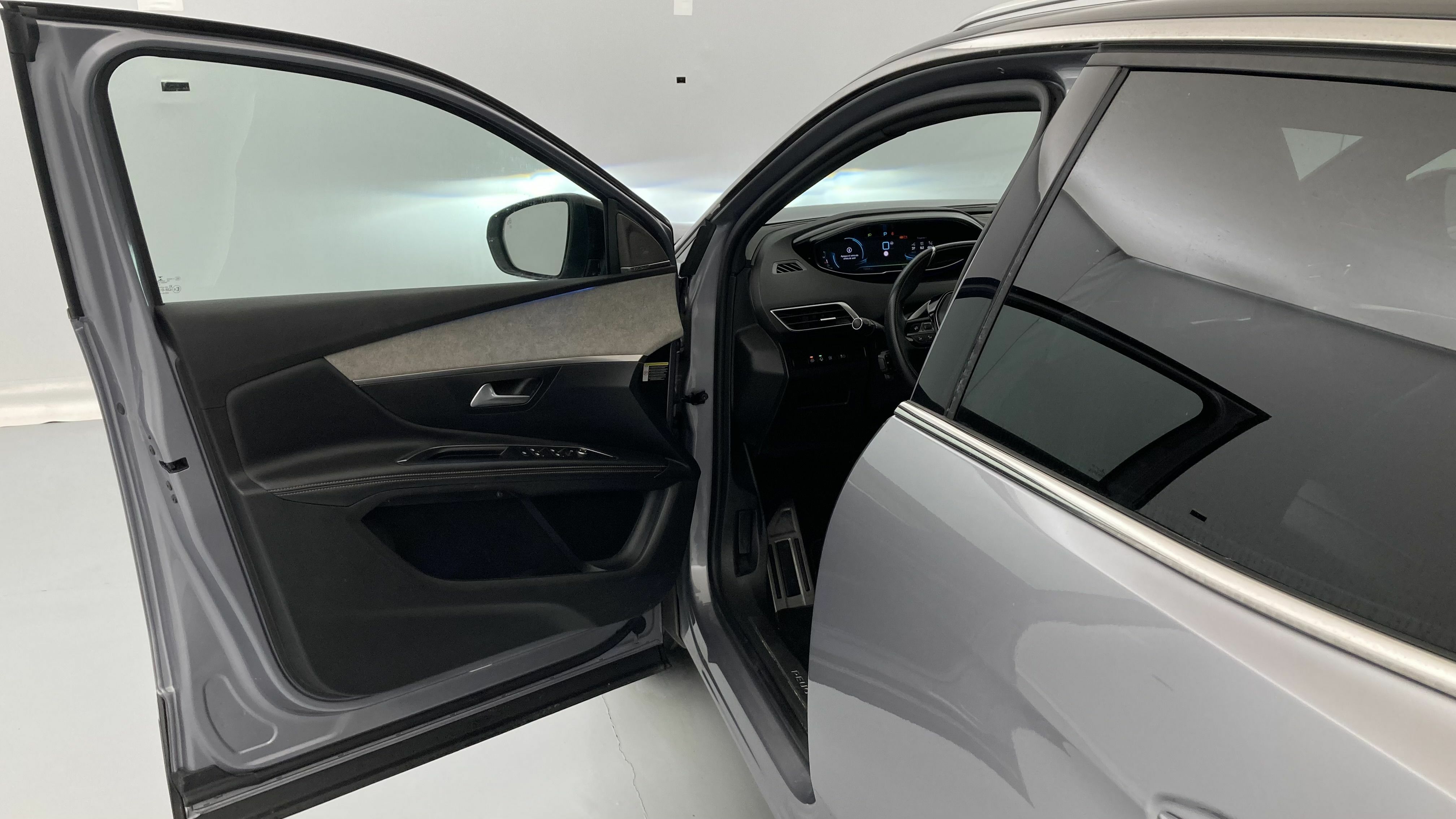 peugeot 3008 gt pack 1.6 HYBRID 300 EAT PHEV 2022 gris artense / negro 12