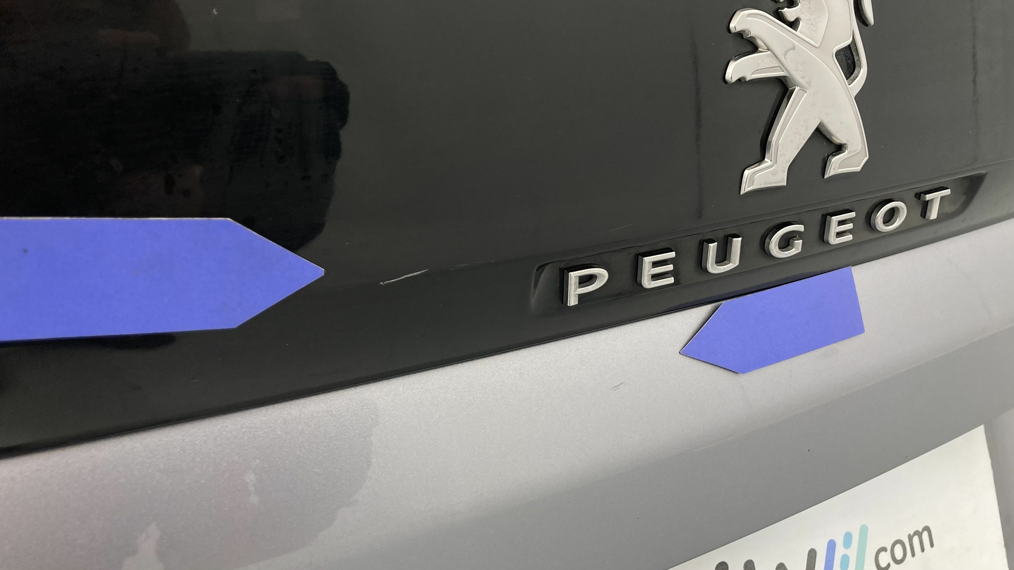 peugeot 3008 gt pack 1.6 HYBRID 300 EAT PHEV 2022 gris artense / negro 36