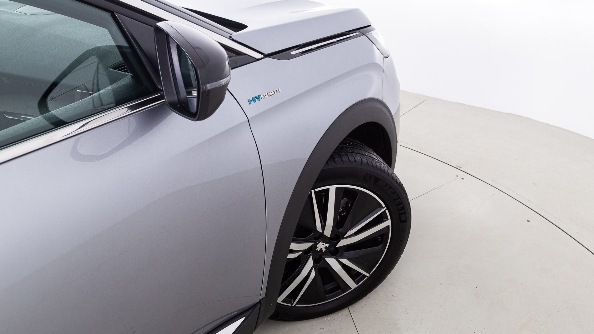 peugeot 3008 gt pack 1.6 HYBRID 300 EAT PHEV 2022 gris artense / negro 24