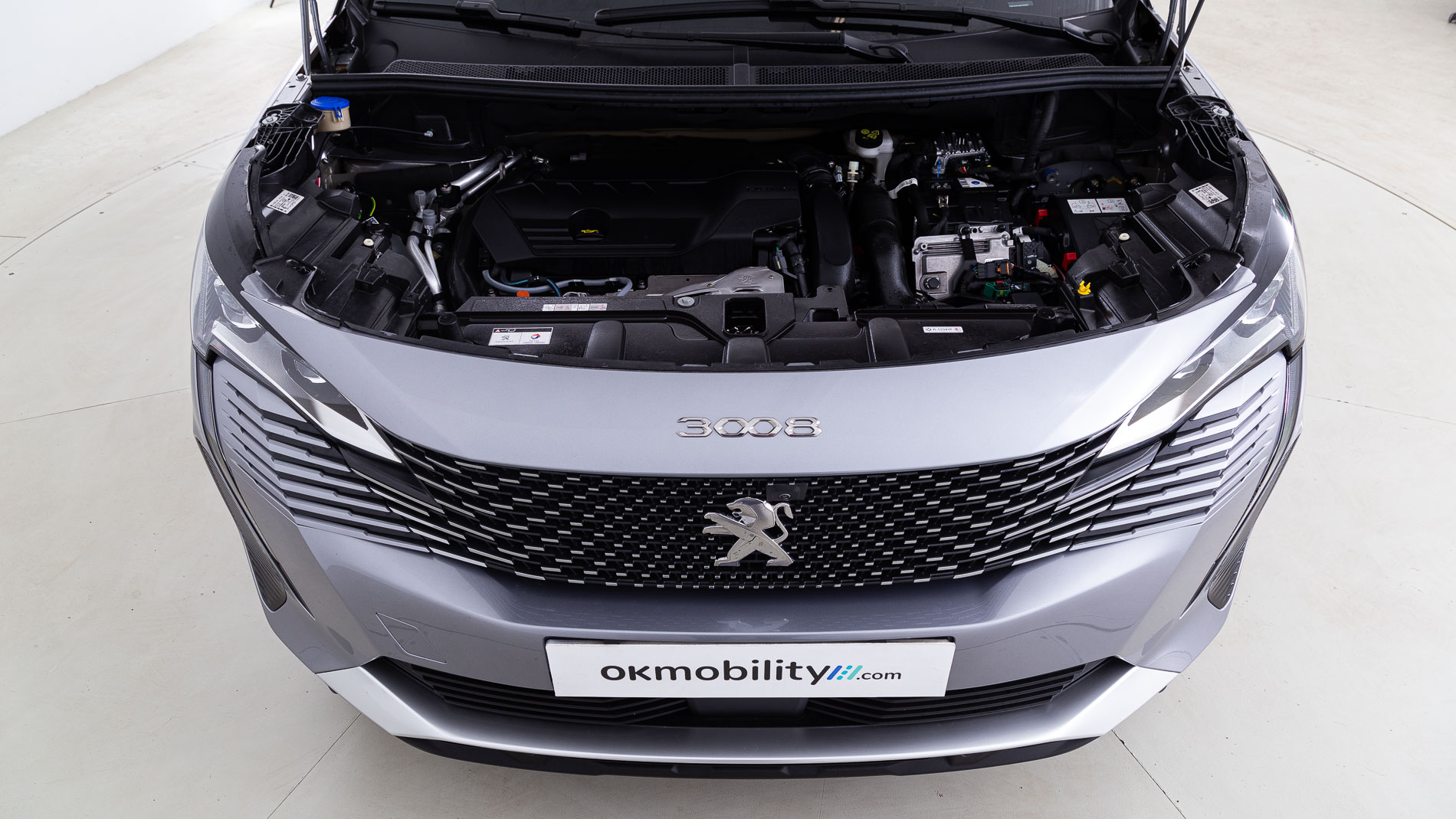 peugeot 3008 gt pack 1.6 HYBRID 300 EAT PHEV 2022 gris artense / negro 30