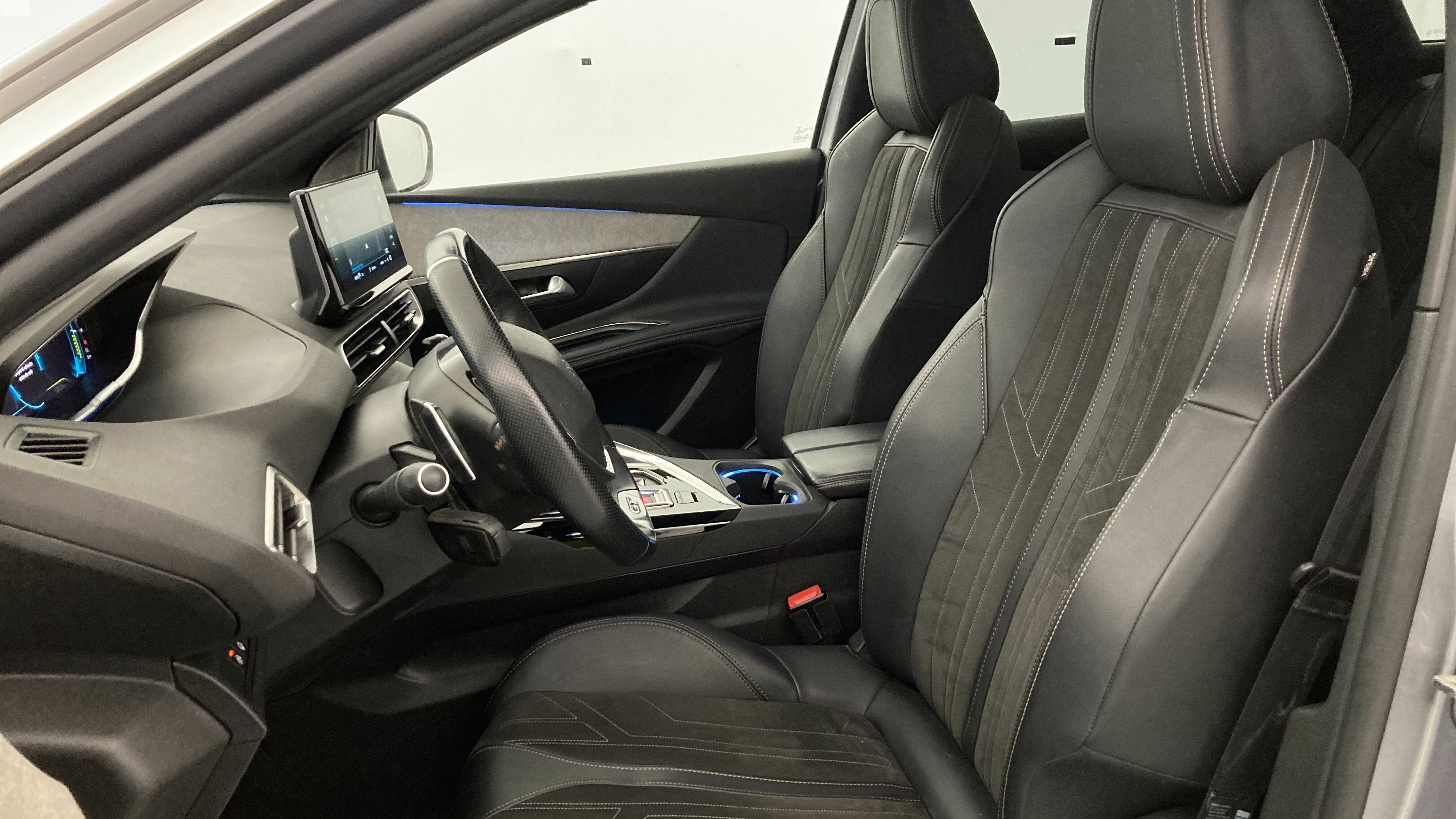 peugeot 3008 gt pack 1.6 HYBRID 300 EAT PHEV 2022 gris artense / negro 14