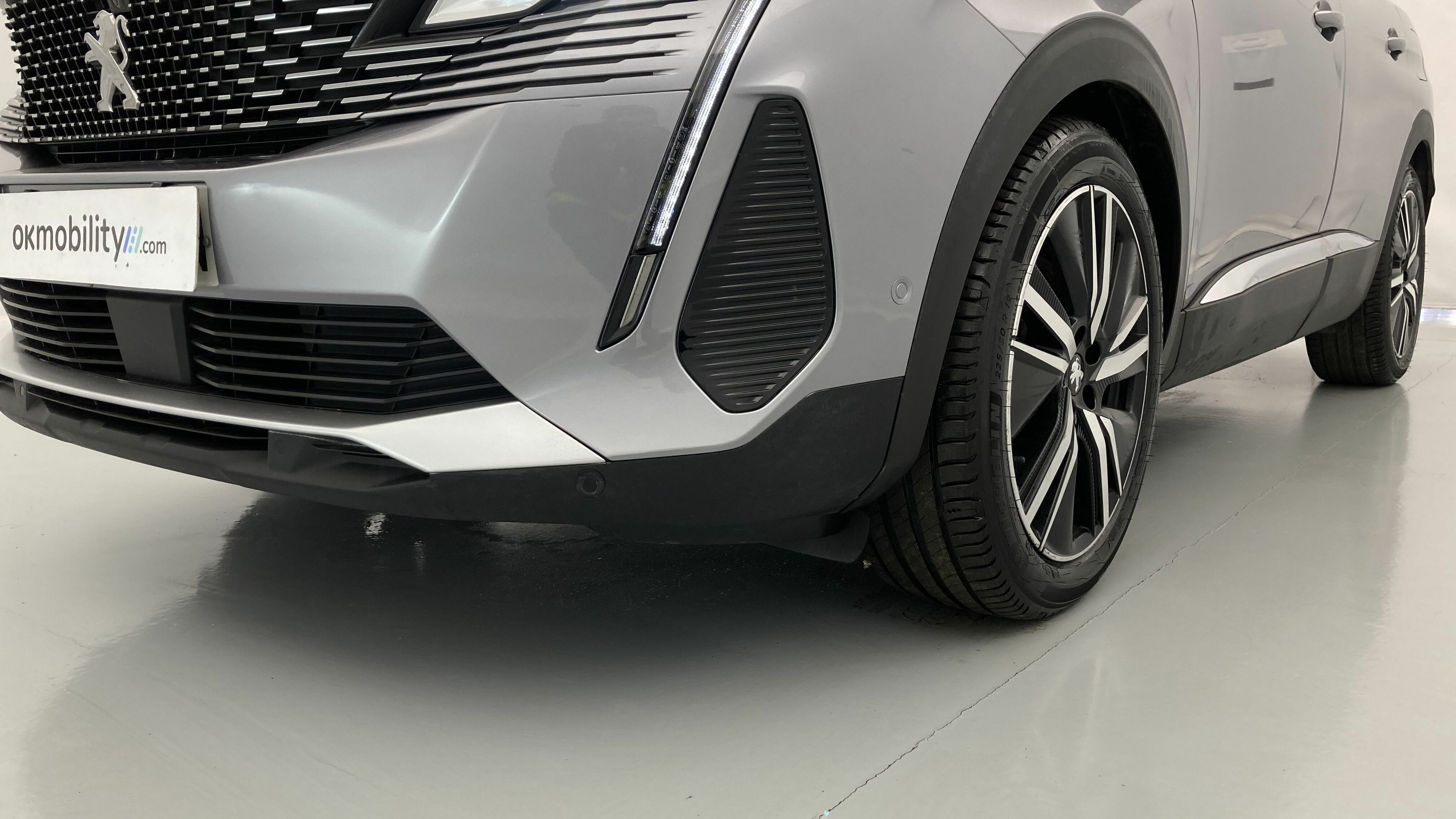 peugeot 3008 gt pack 1.6 HYBRID 300 EAT PHEV 2022 gris artense / negro 26