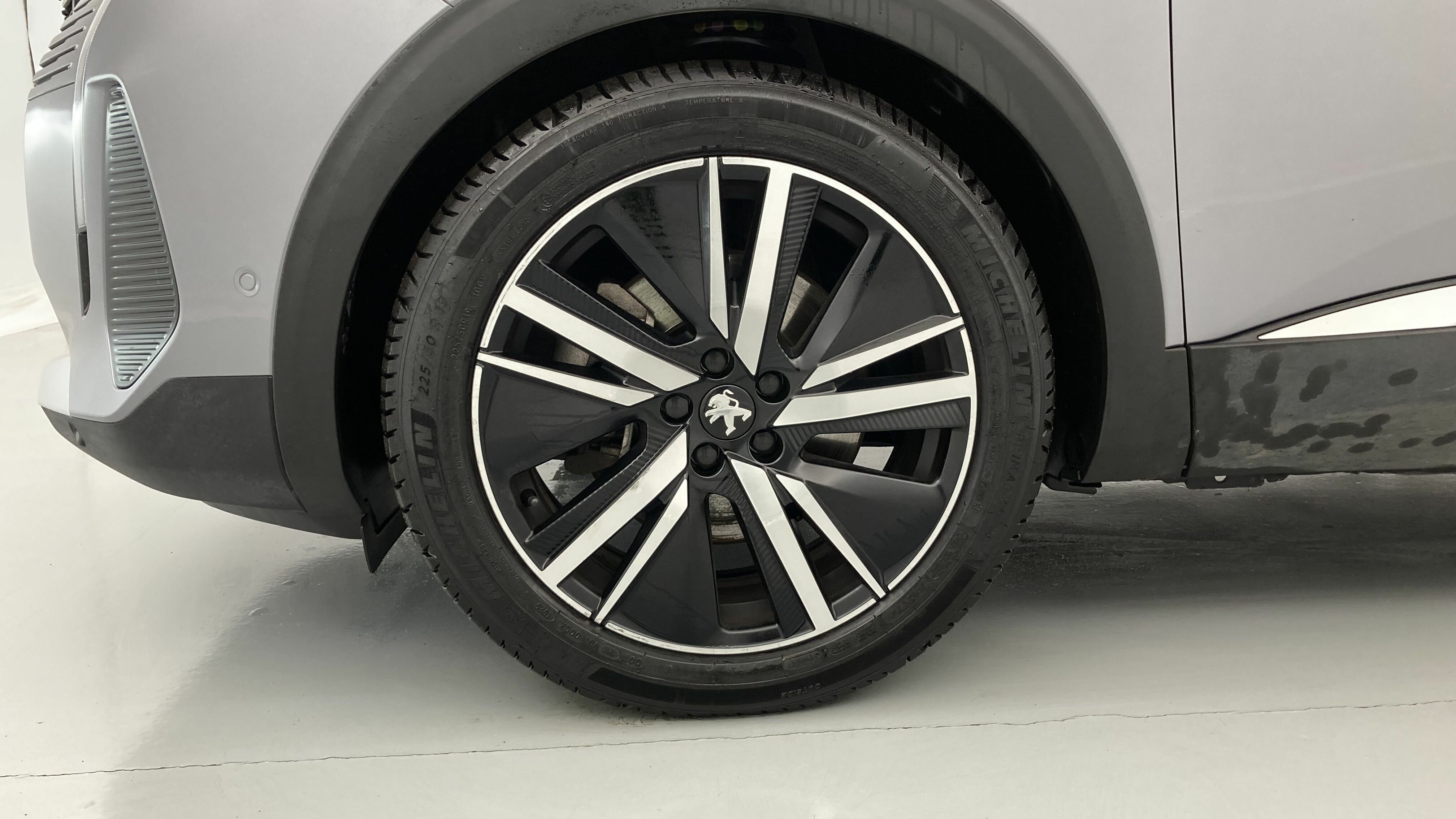 peugeot 3008 gt pack 1.6 HYBRID 300 EAT PHEV 2022 gris artense / negro 27