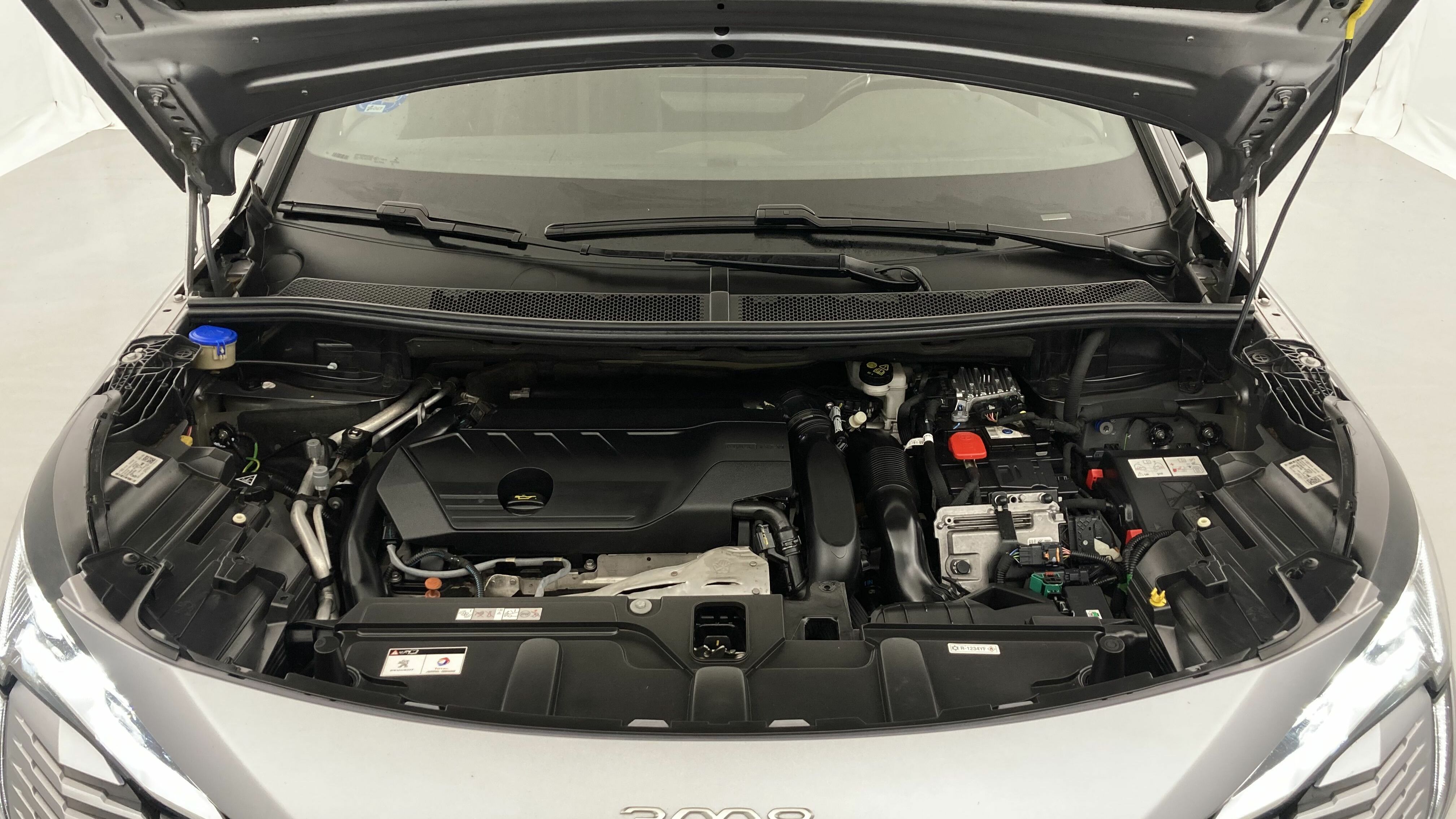 peugeot 3008 gt pack 1.6 HYBRID 300 EAT PHEV 2022 gris artense / negro 25