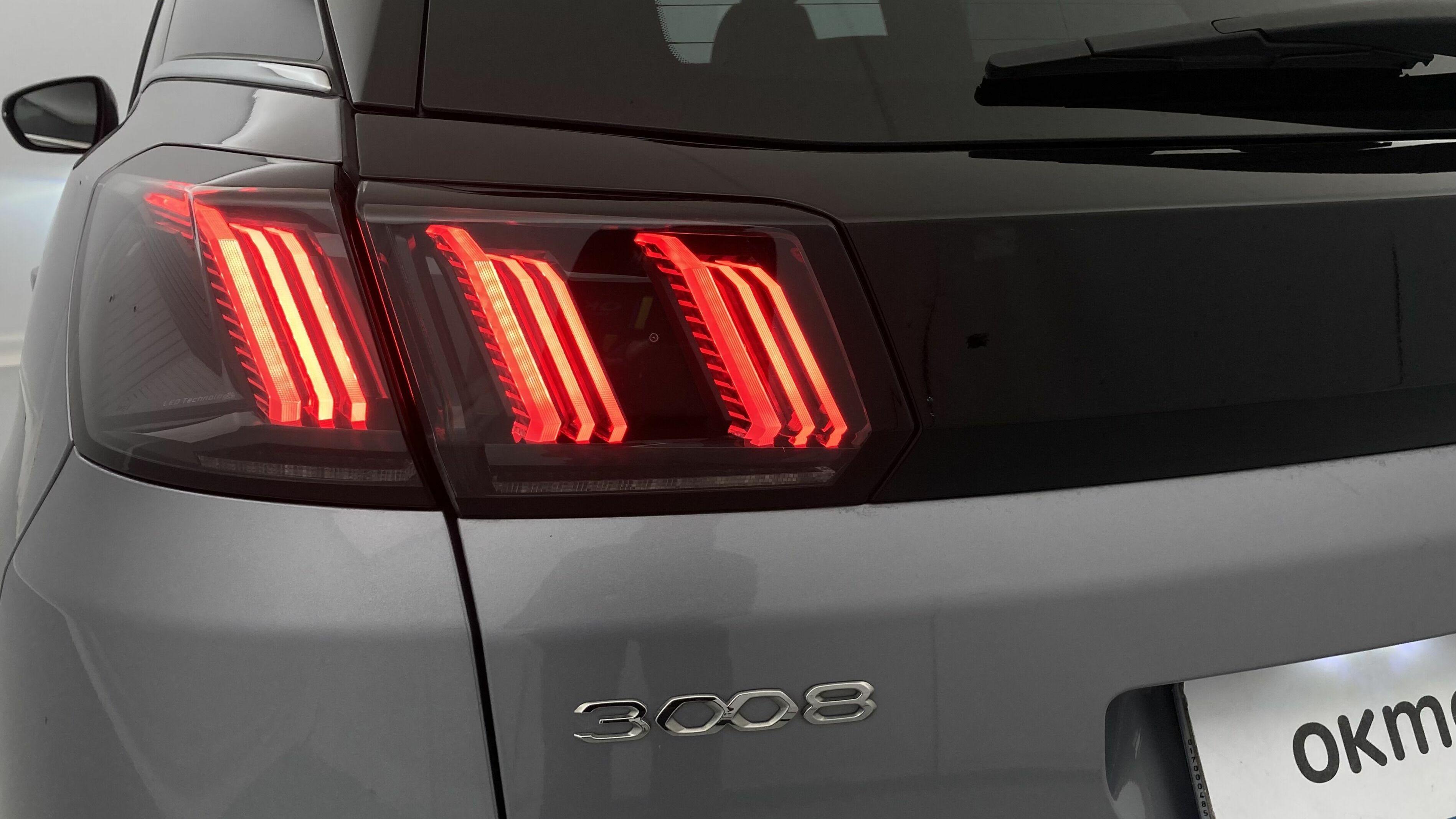 peugeot 3008 gt pack 1.6 HYBRID 300 EAT PHEV 2022 gris artense / negro 30