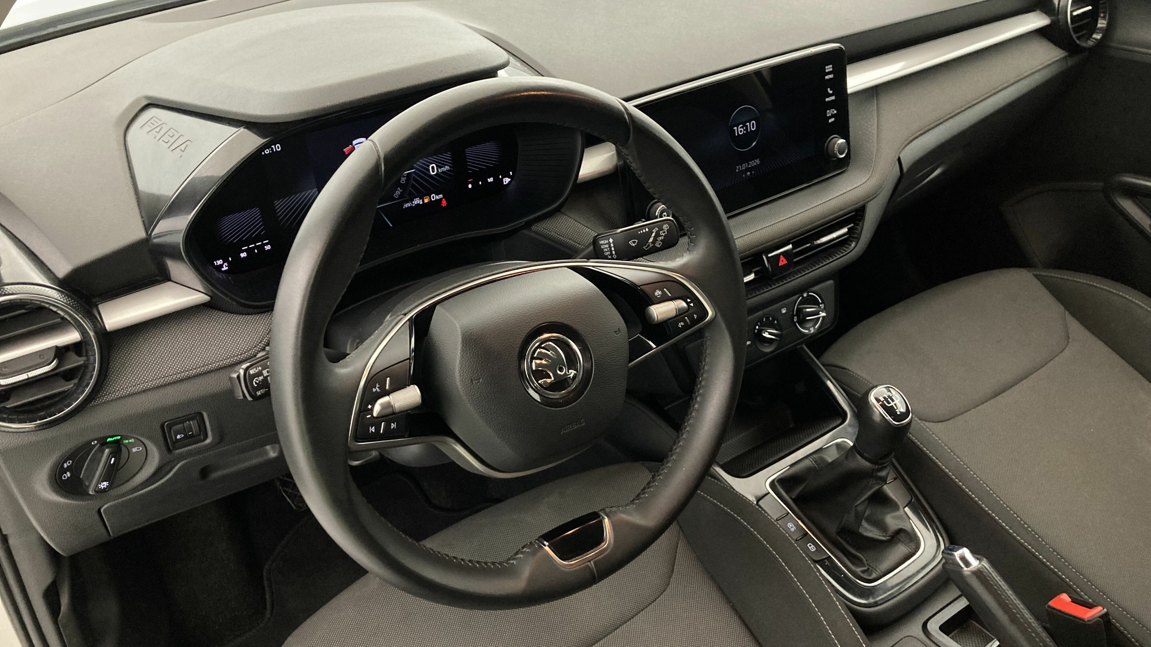 skoda fabia selection 1.0 MPI 80 2024 blanco candy 14