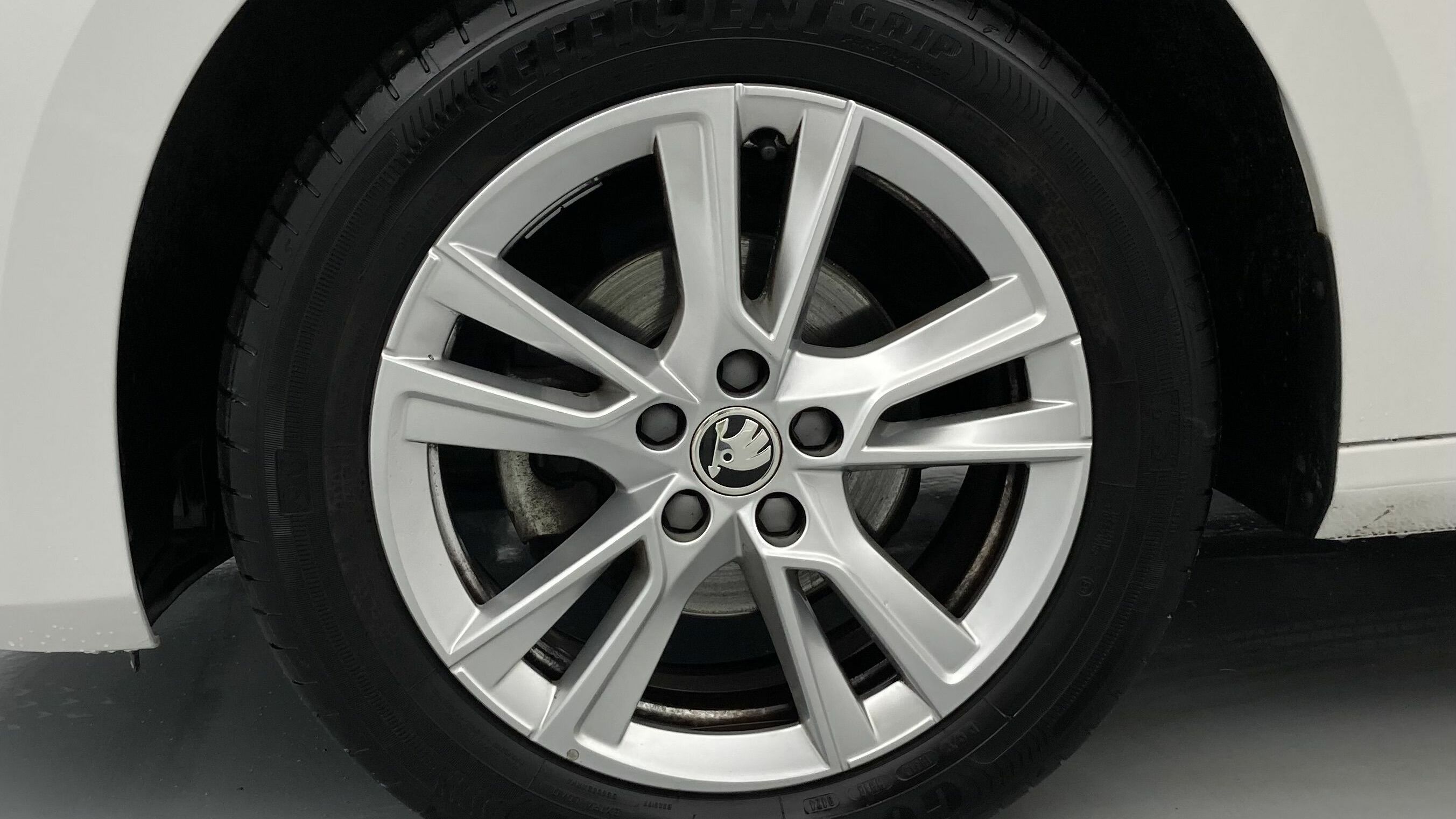 skoda fabia selection 1.0 MPI 80 2024 blanco candy 26