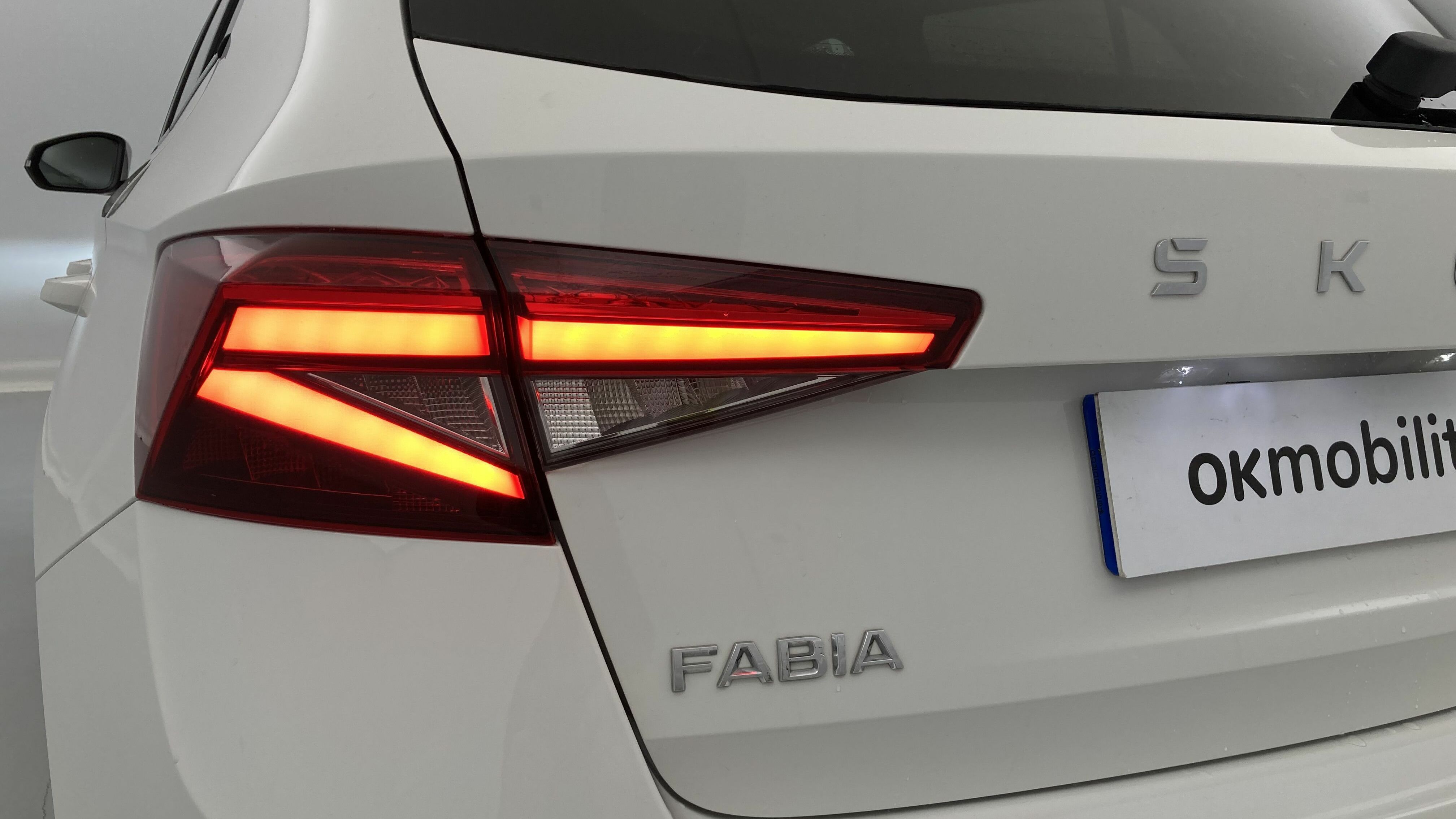 skoda fabia selection 1.0 MPI 80 2024 blanco candy 29