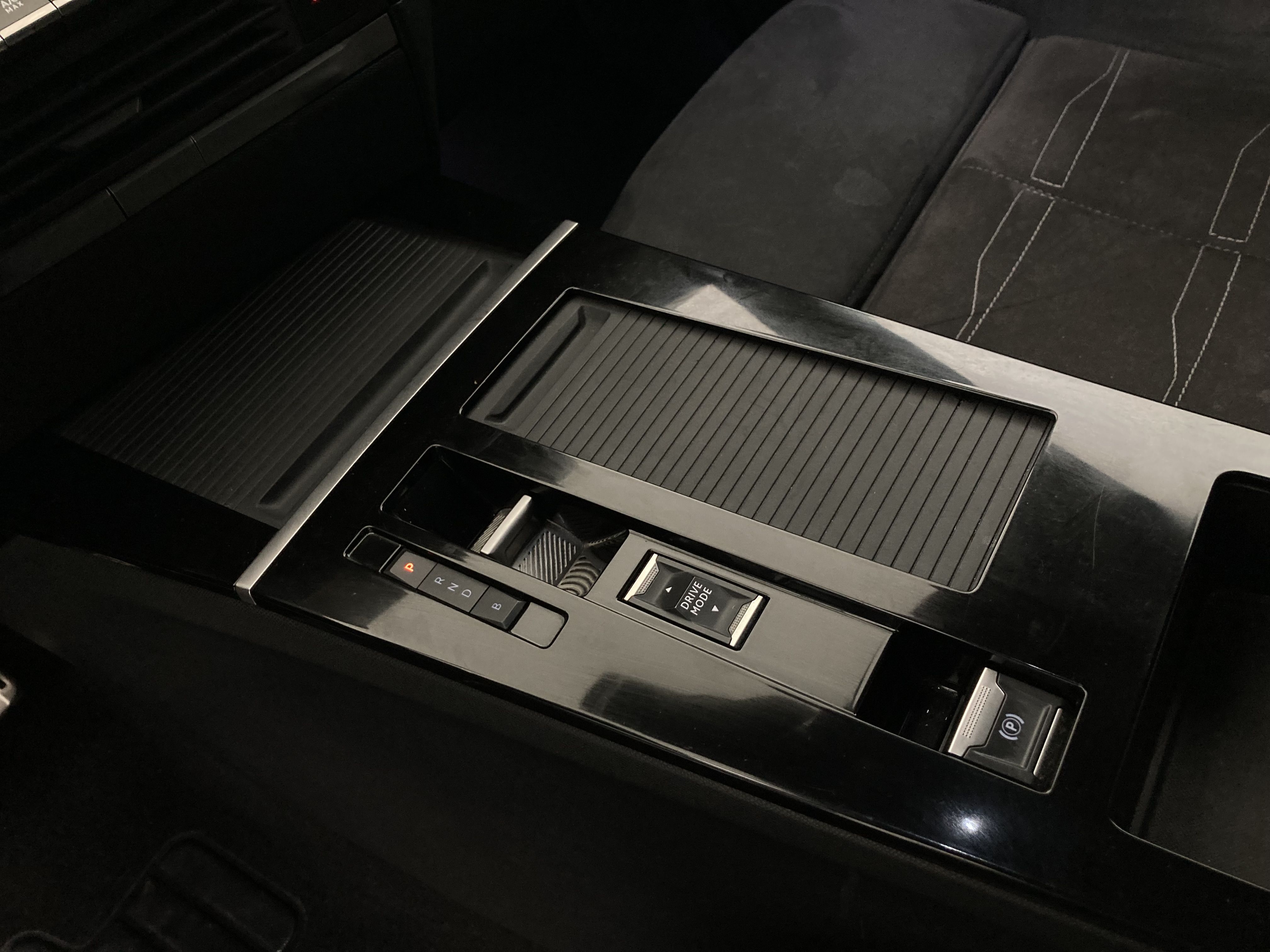 opel astra gs 1.6T PHEV 180 AT 2023 vulkan grey 12