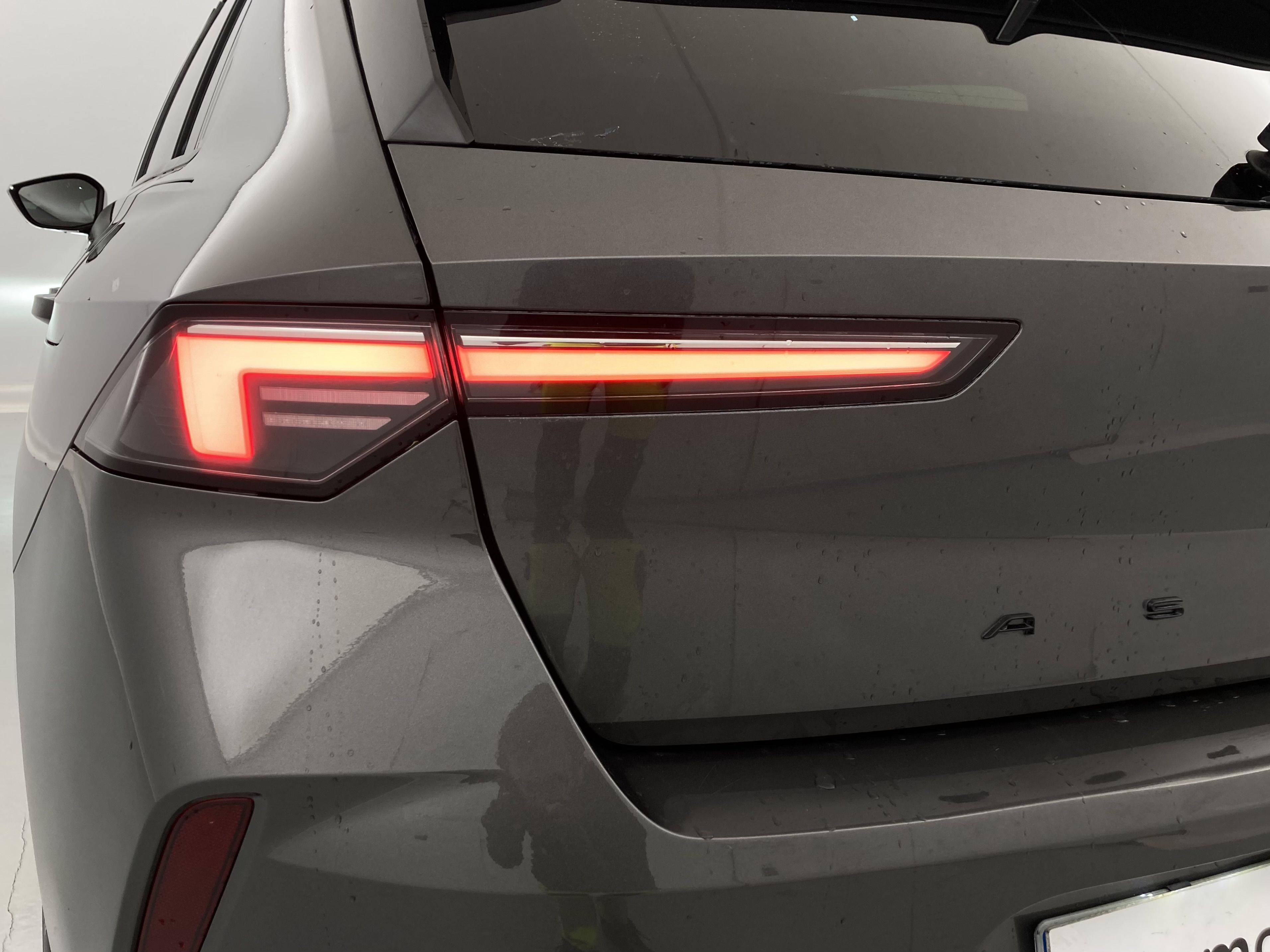 opel astra gs 1.6T PHEV 180 AT 2023 vulkan grey 15