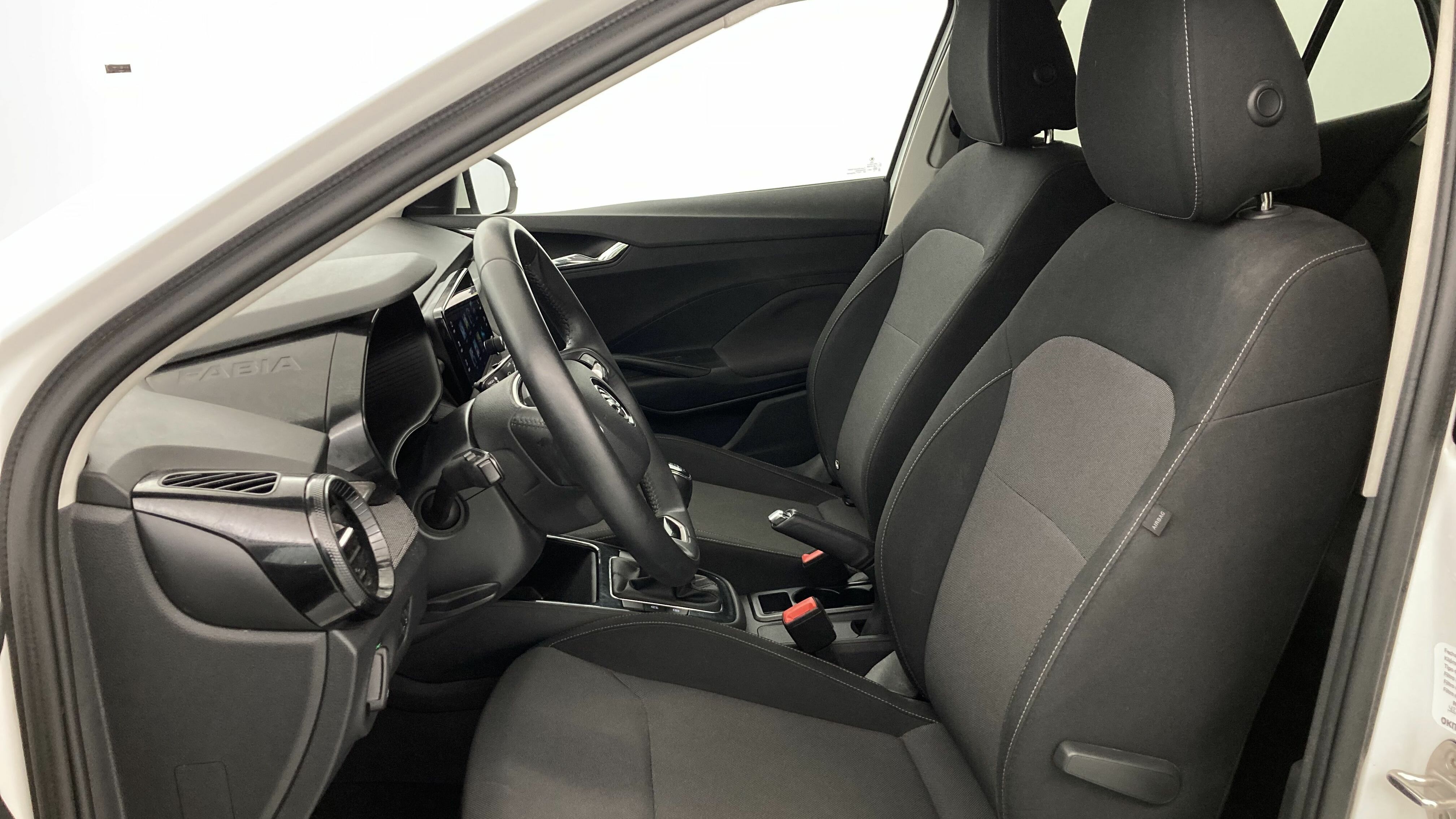 skoda fabia selection 1.0 MPI 80 2024 blanco candy 15