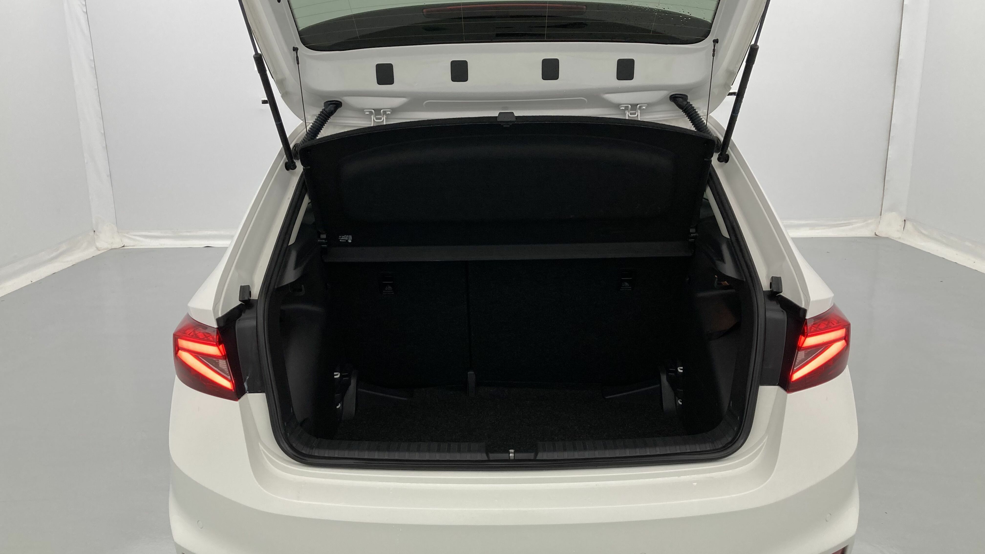 skoda fabia selection 1.0 MPI 80 2024 blanco candy 24