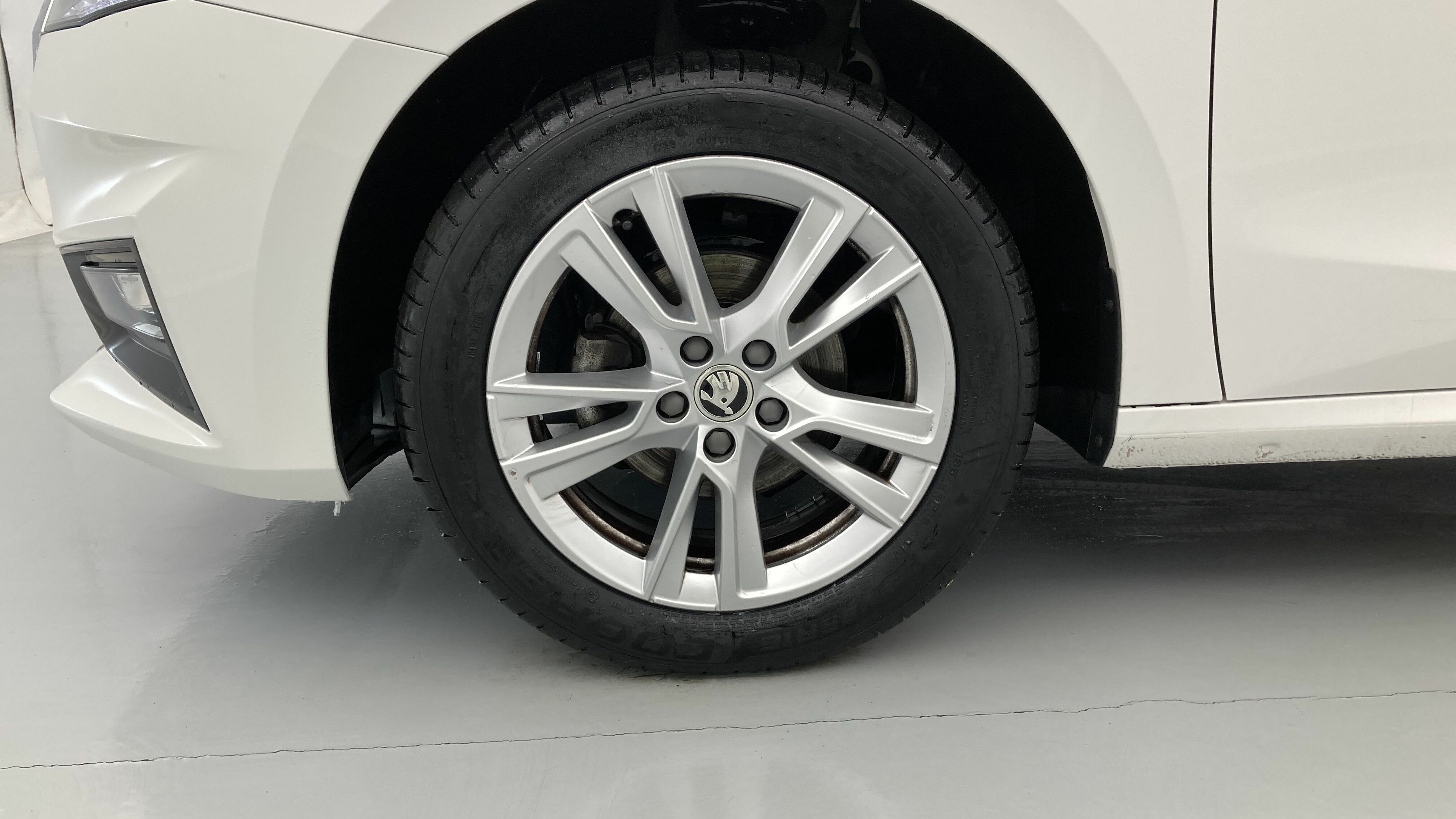 skoda fabia selection 1.0 MPI 80 2024 blanco candy 27