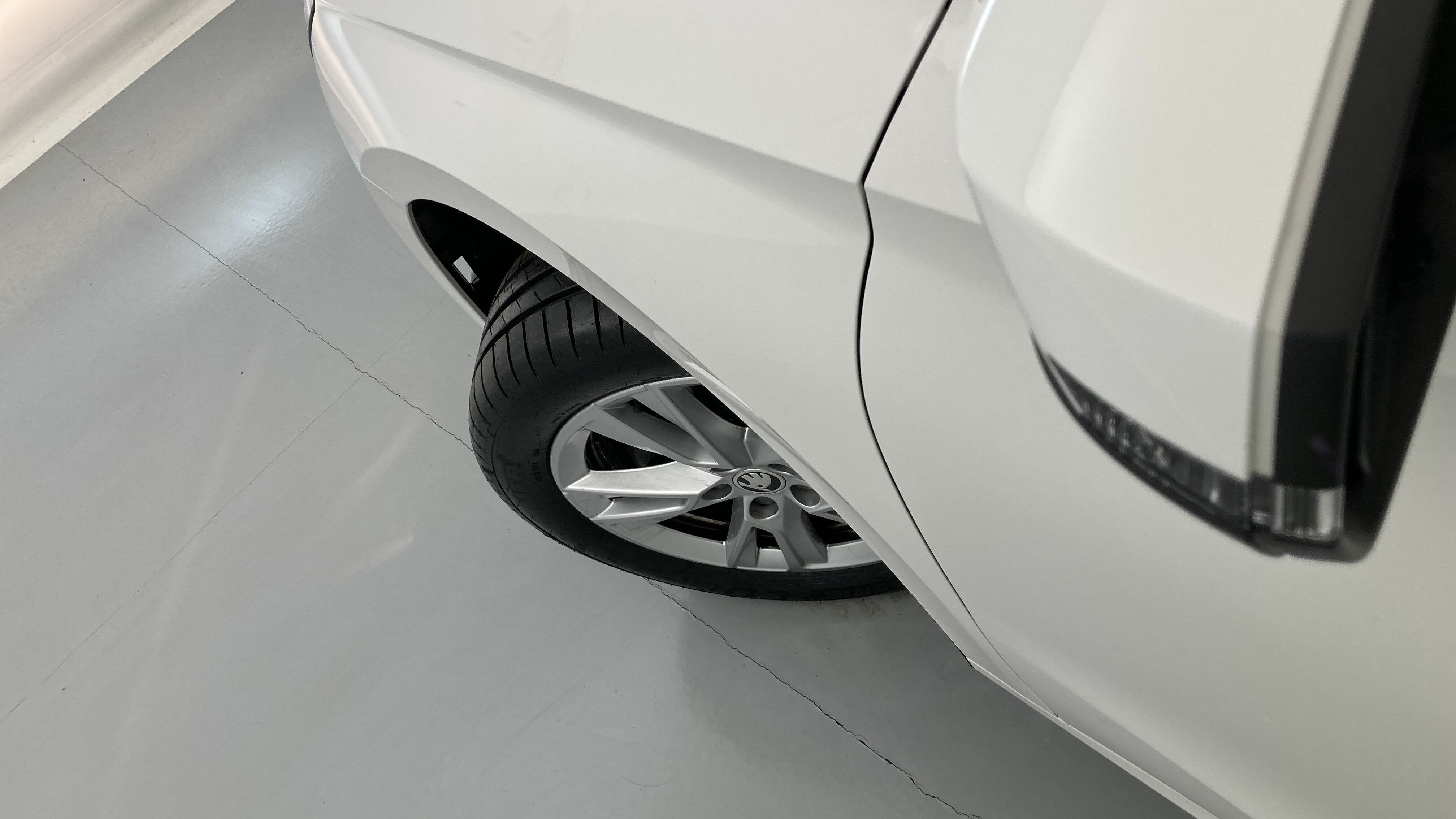 skoda fabia selection 1.0 MPI 80 2024 blanco candy 28