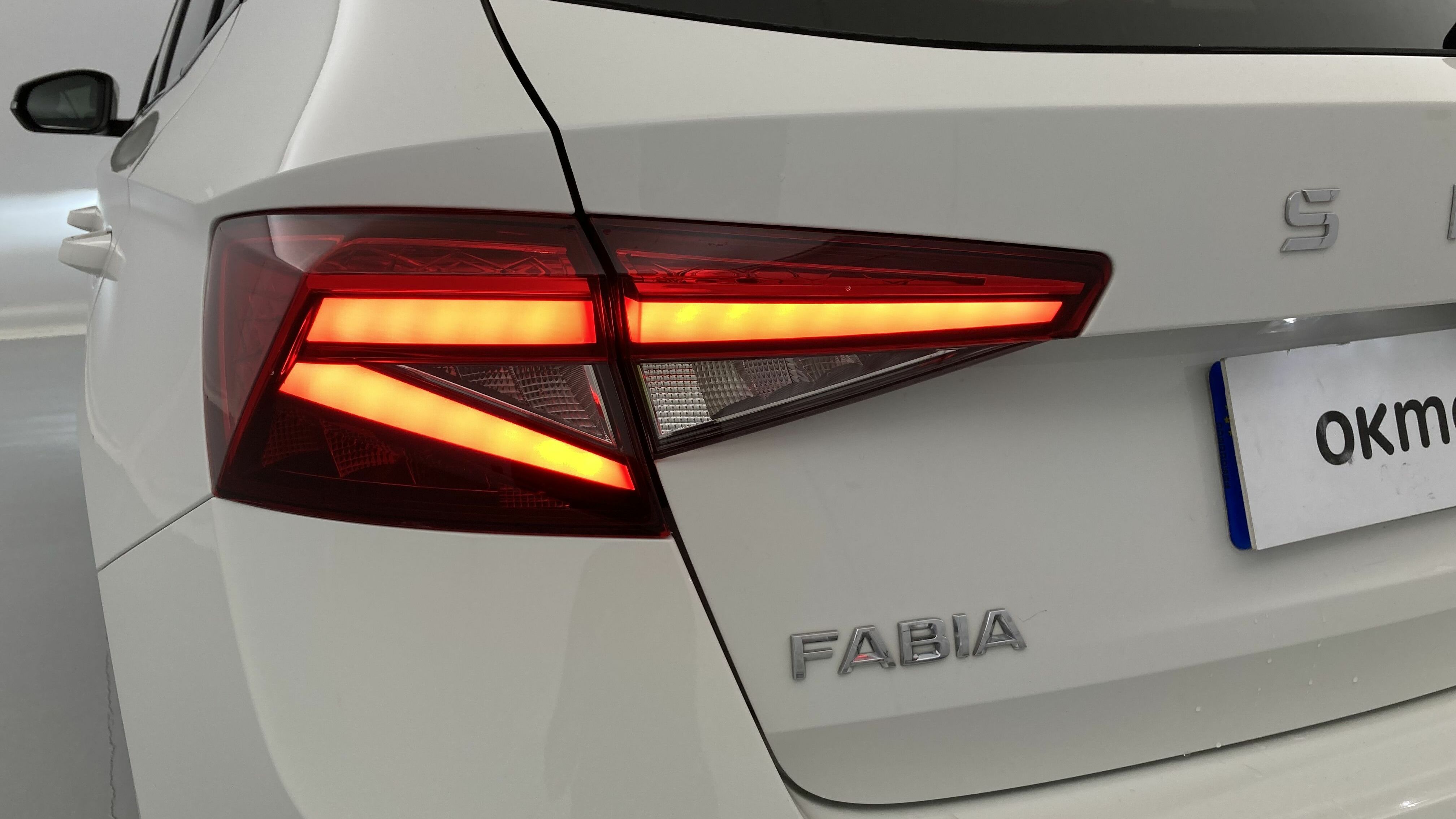 skoda fabia selection 1.0 MPI 80 2024 blanco candy 30